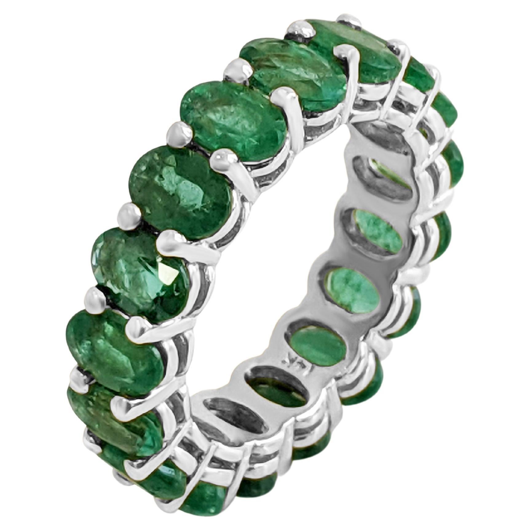 Center Natural Emerald:
Weight: 8.42 ct, 17 stones
Colour: Green
Shape: Oval Mixed

Solid 14k White Gold Ring

Item ships from Israeli Diamonds Exchange, customers are responsible for any local customs or VAT fees that might apply to the purchase.