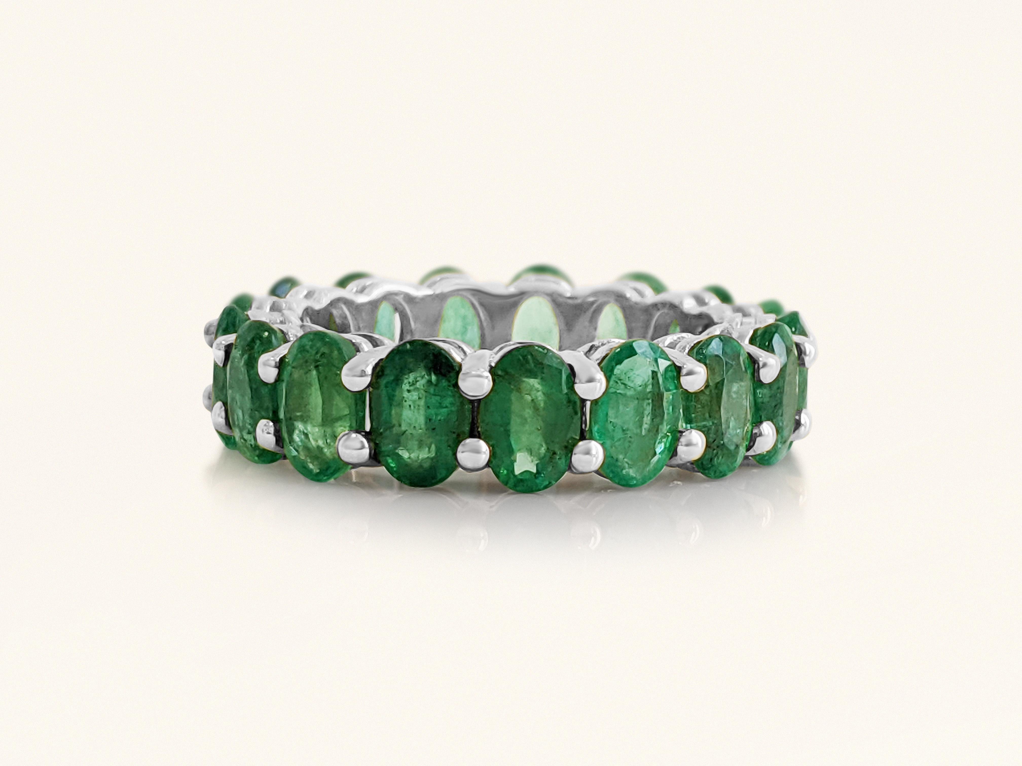 Art Deco  8.42 Carat Natural Emeralds Eternity Band