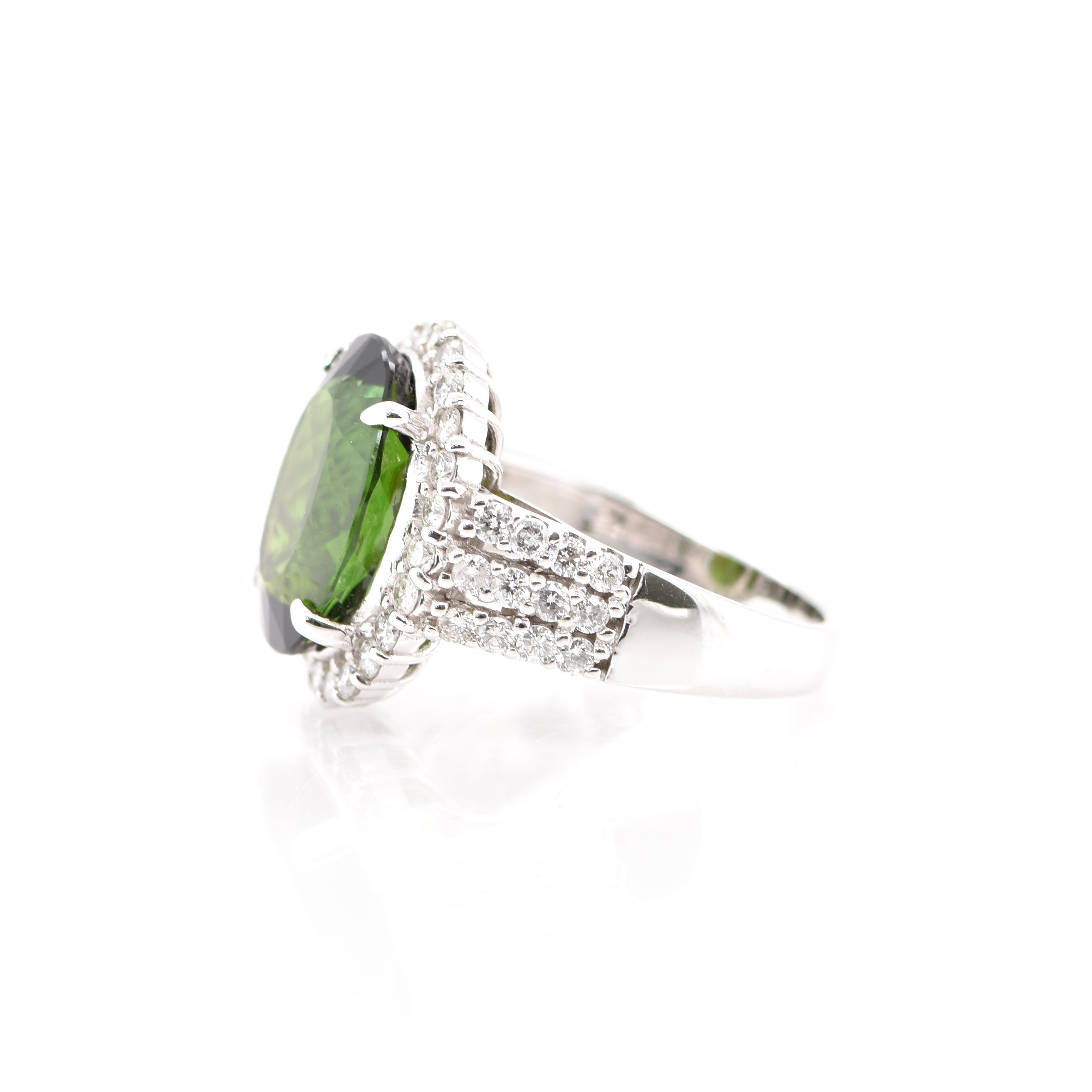 8.43 Carat Green Tourmaline and Diamond Cocktail Ring Set in Platinum In New Condition In Tokyo, JP