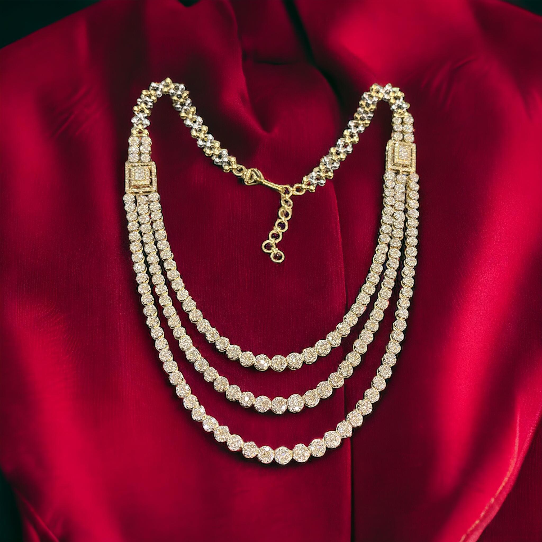 Taille ronde Collier tennis à 3 brins en or jaune 14 carats avec diamants ronds brillants de 8,43 carats F/VS1 en vente