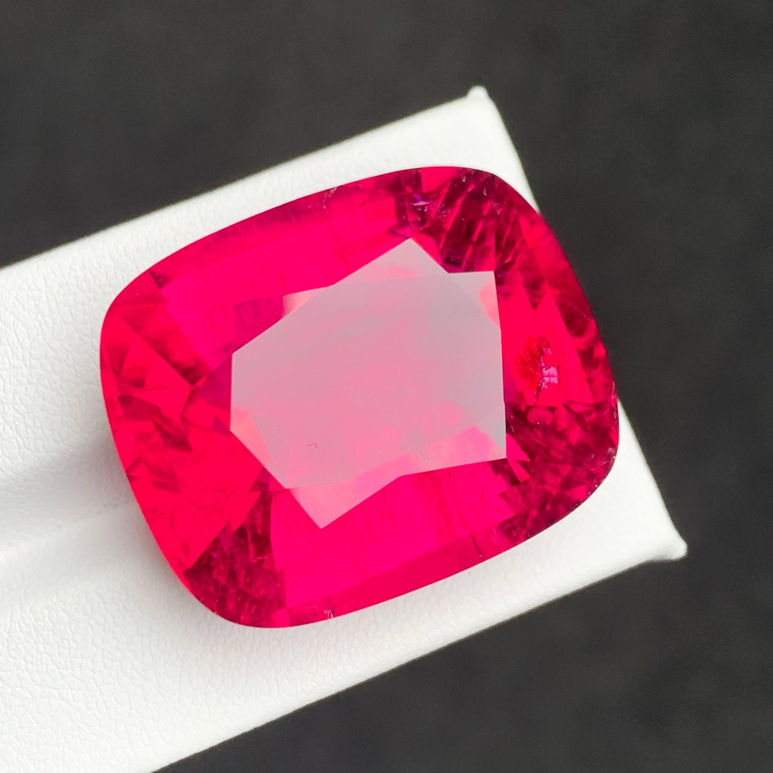 84,35 Carati di tormalina rubellite sfusa di qualità AAA con taglio a cuscino Gemma afgana in vendita 5