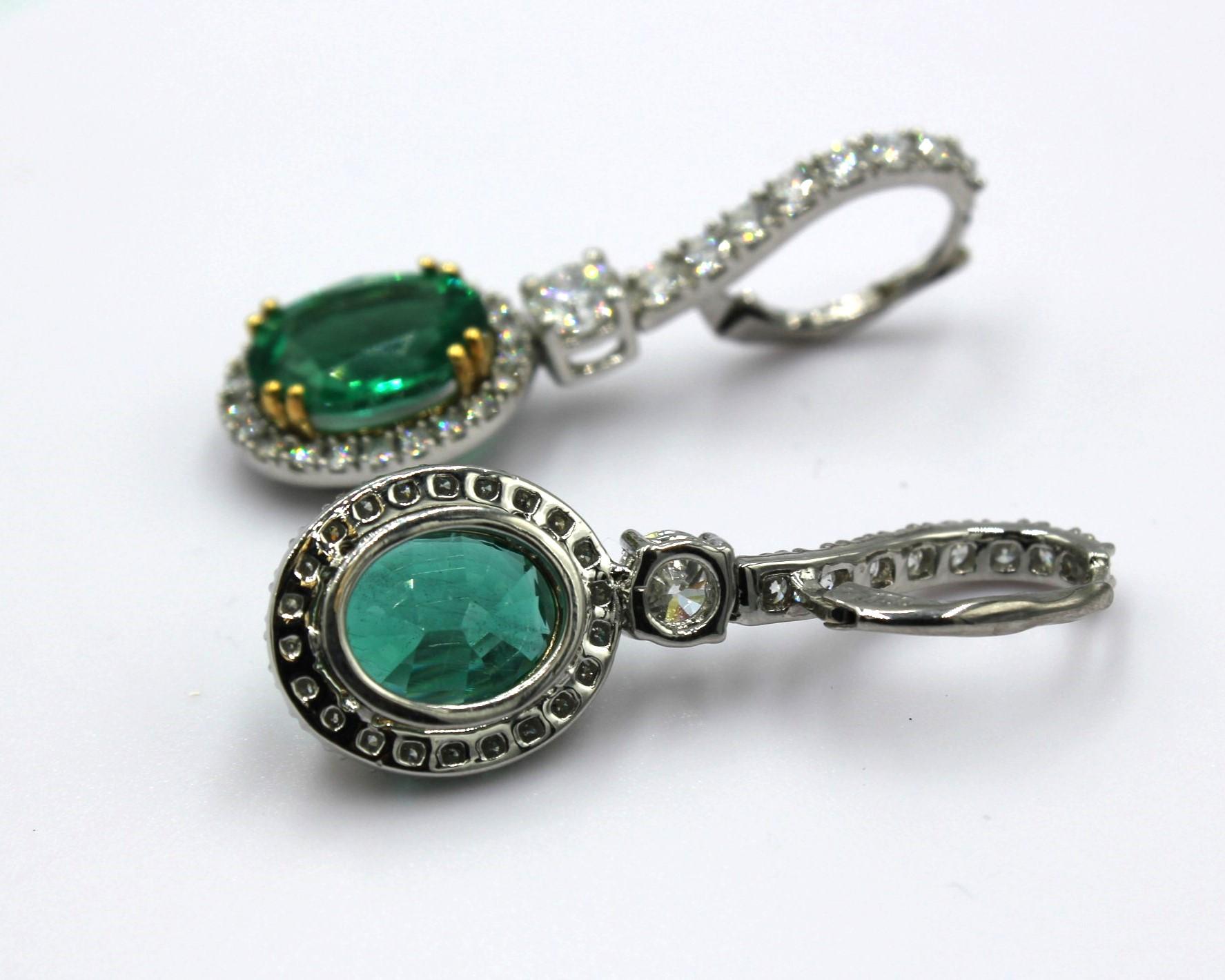 8.44 Carats Emerald & Diamond Earring In New Condition For Sale In New York, NY
