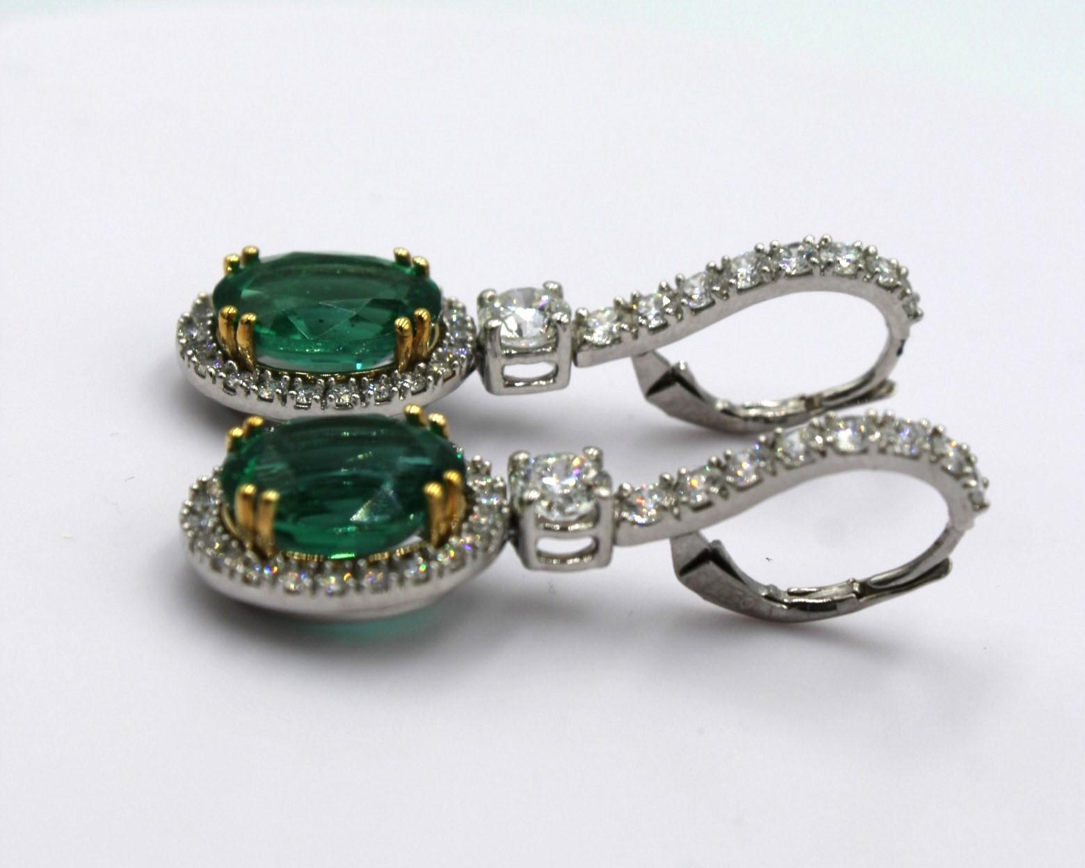 8.44 Carats Emerald & Diamond Earring For Sale 1