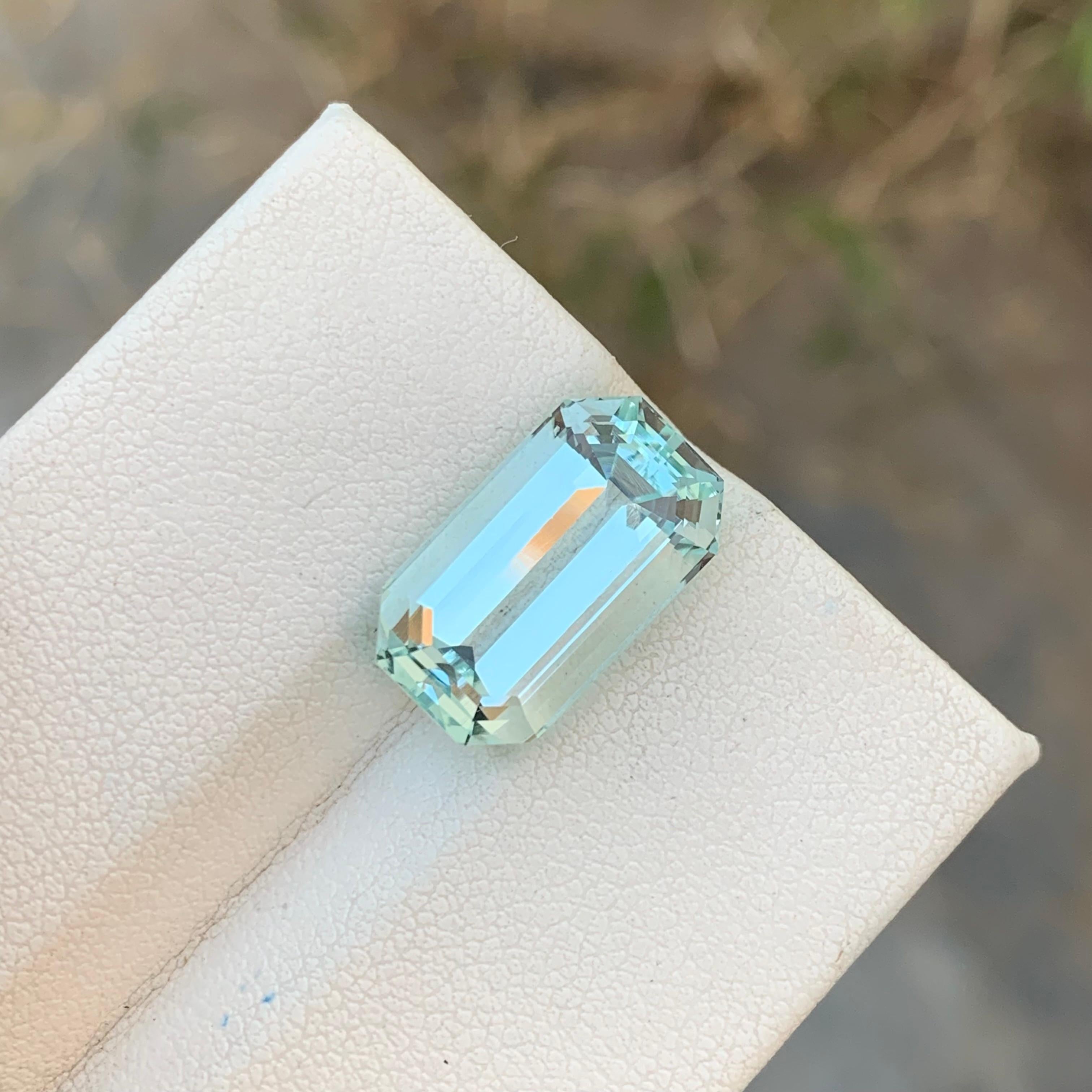 8.45 Carat Natural Loose Aquamarine Emerald Shape Gem For Necklace  For Sale 1