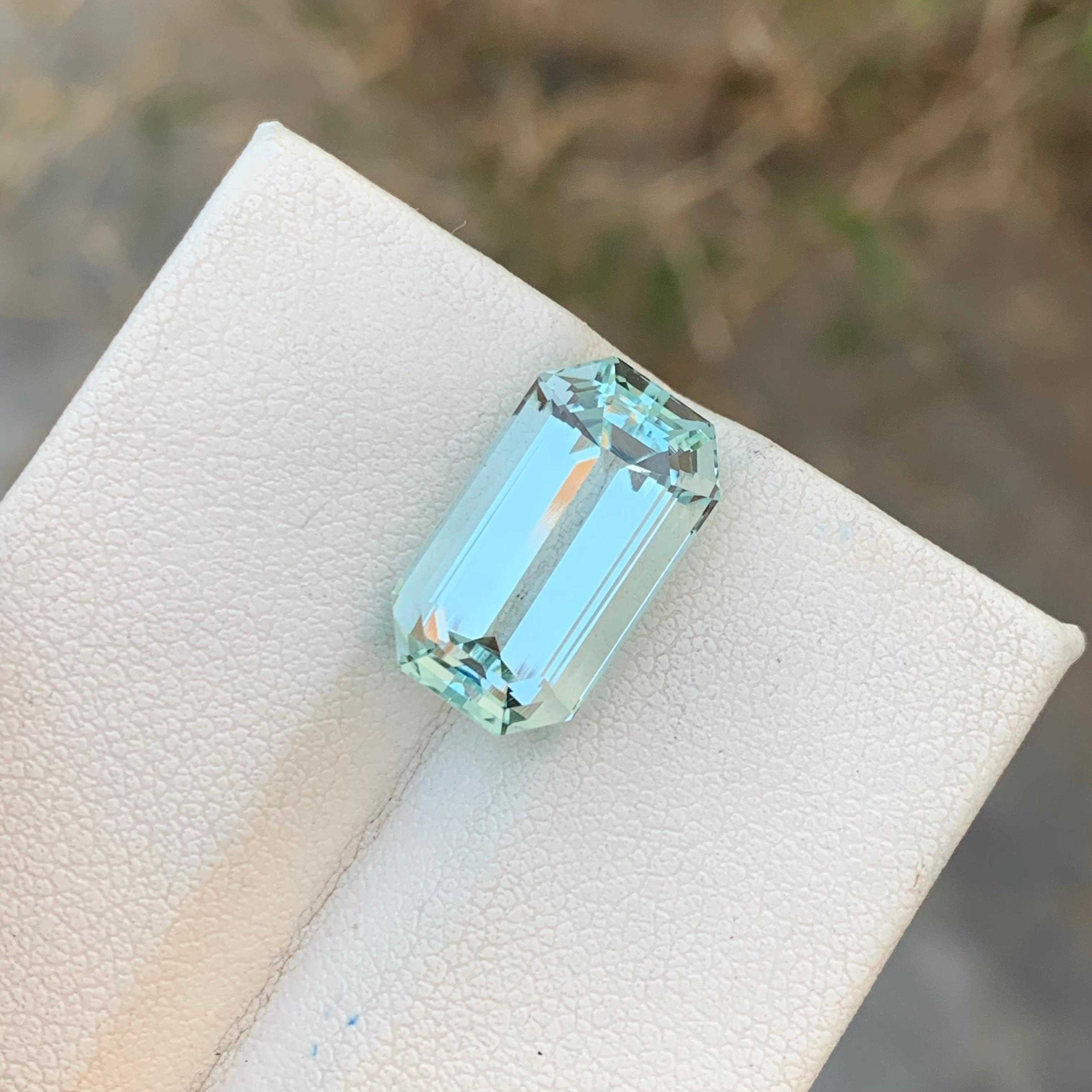 8.45 Carat Natural Loose Aquamarine Emerald Shape Gem For Necklace  For Sale 2