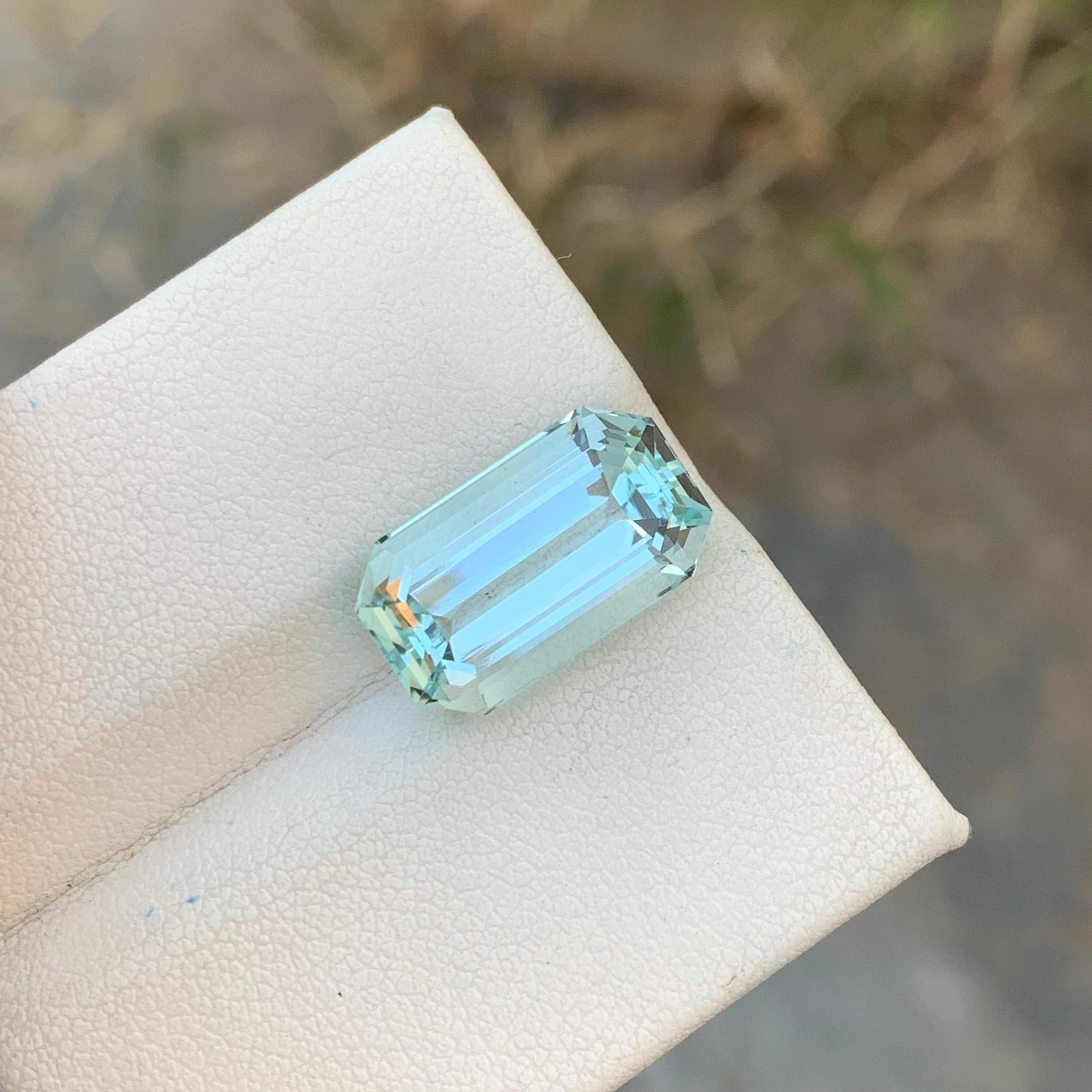 8.45 Carat Natural Loose Aquamarine Emerald Shape Gem For Necklace  For Sale 3