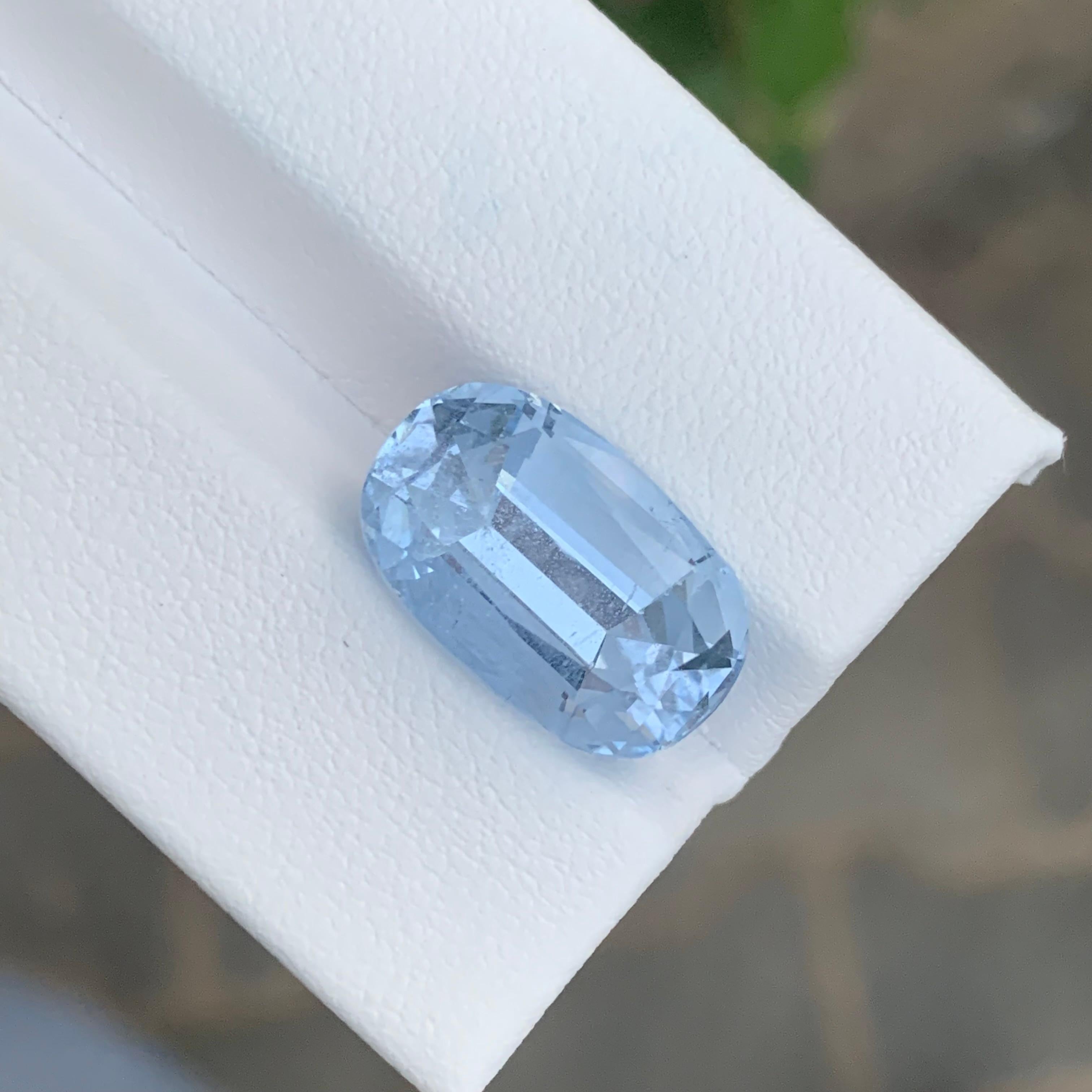 Pierre précieuse aigue-marine Goshenite de forme coussin longue et naturelle de 8,45 carats Neuf - En vente à Peshawar, PK
