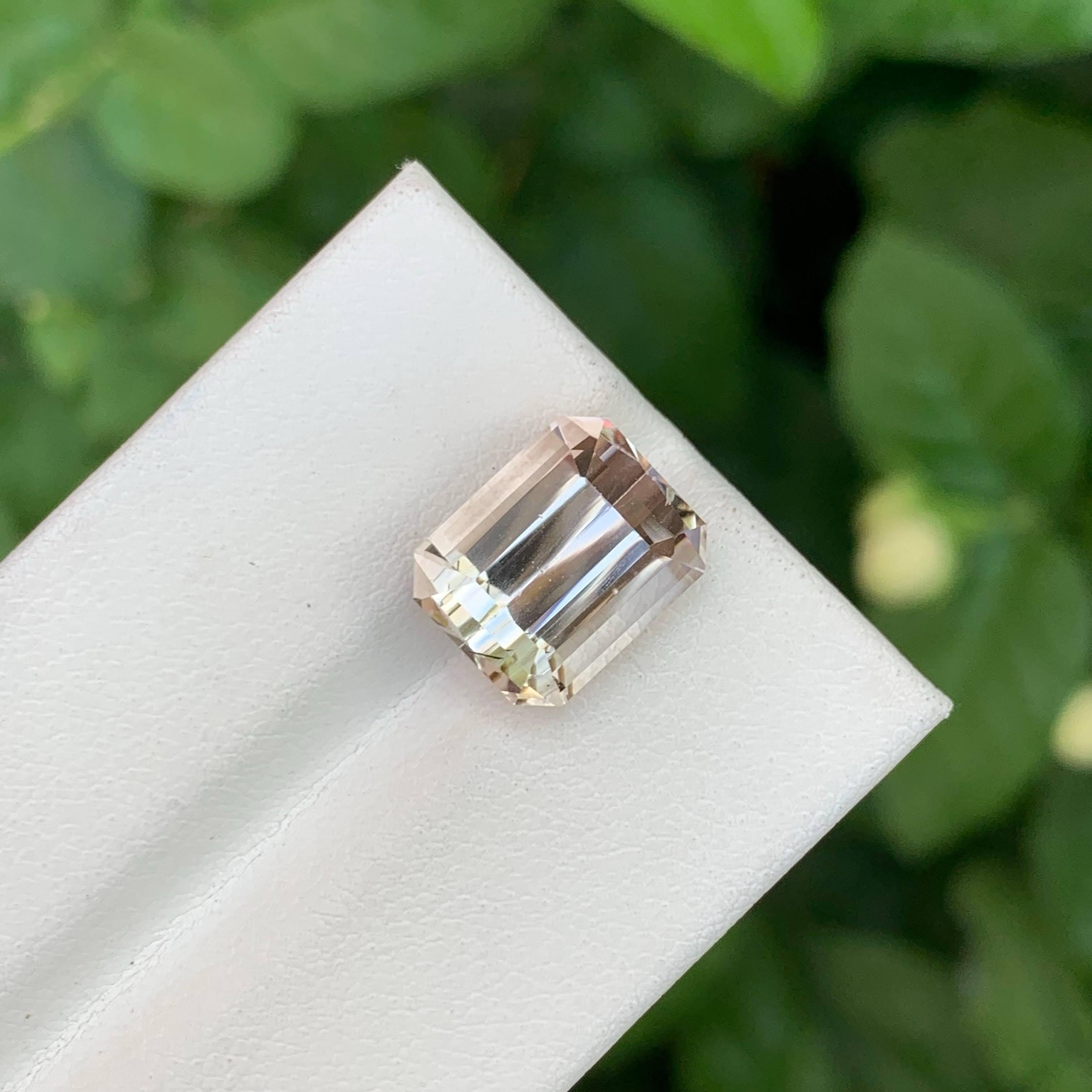8.45 Carat Natural Loose Light Gold Topaz Stone Emerald Cut Pakistani Gemstone For Sale 5