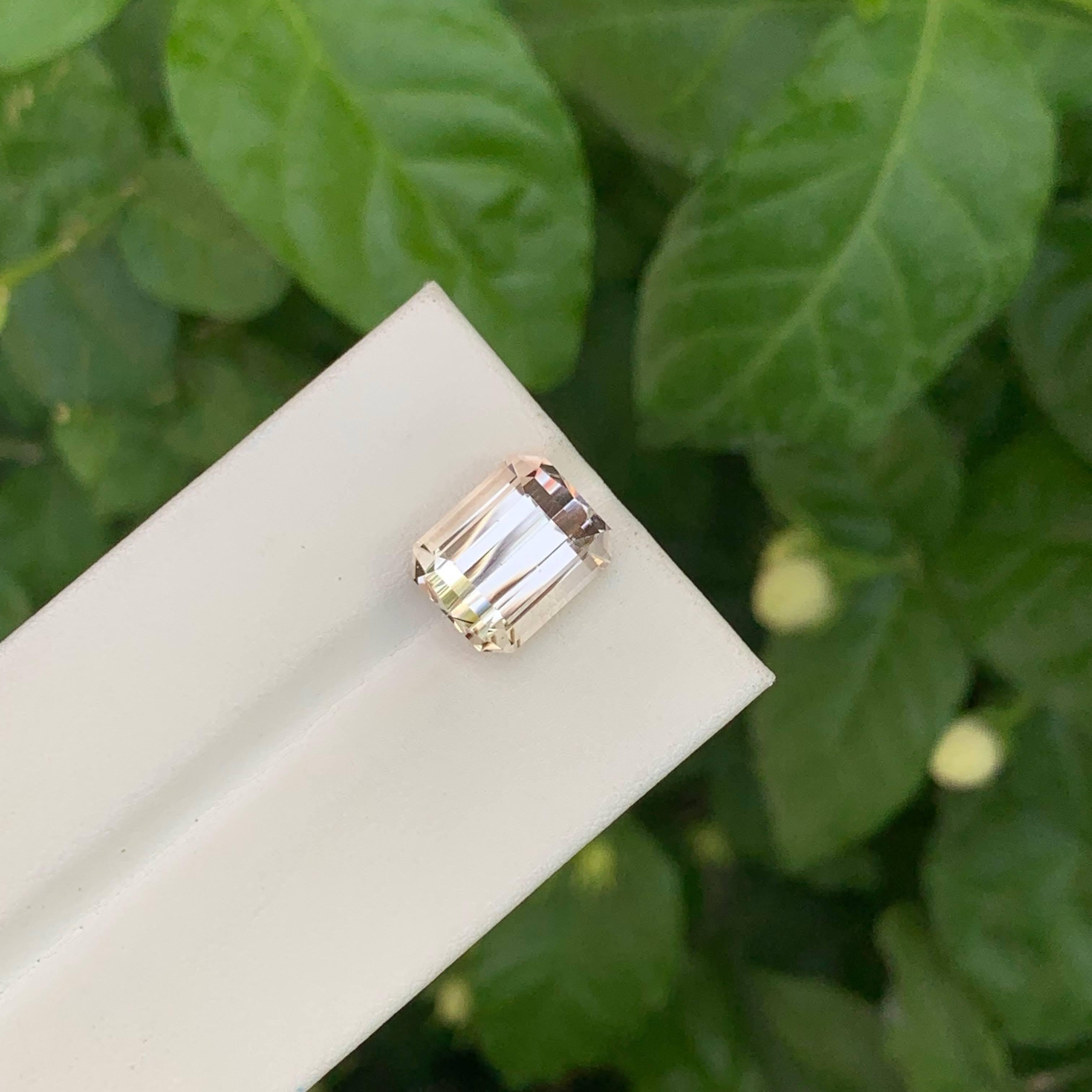 Women's or Men's 8.45 Carat Natural Loose Light Gold Topaz Stone Emerald Cut Pakistani Gemstone For Sale