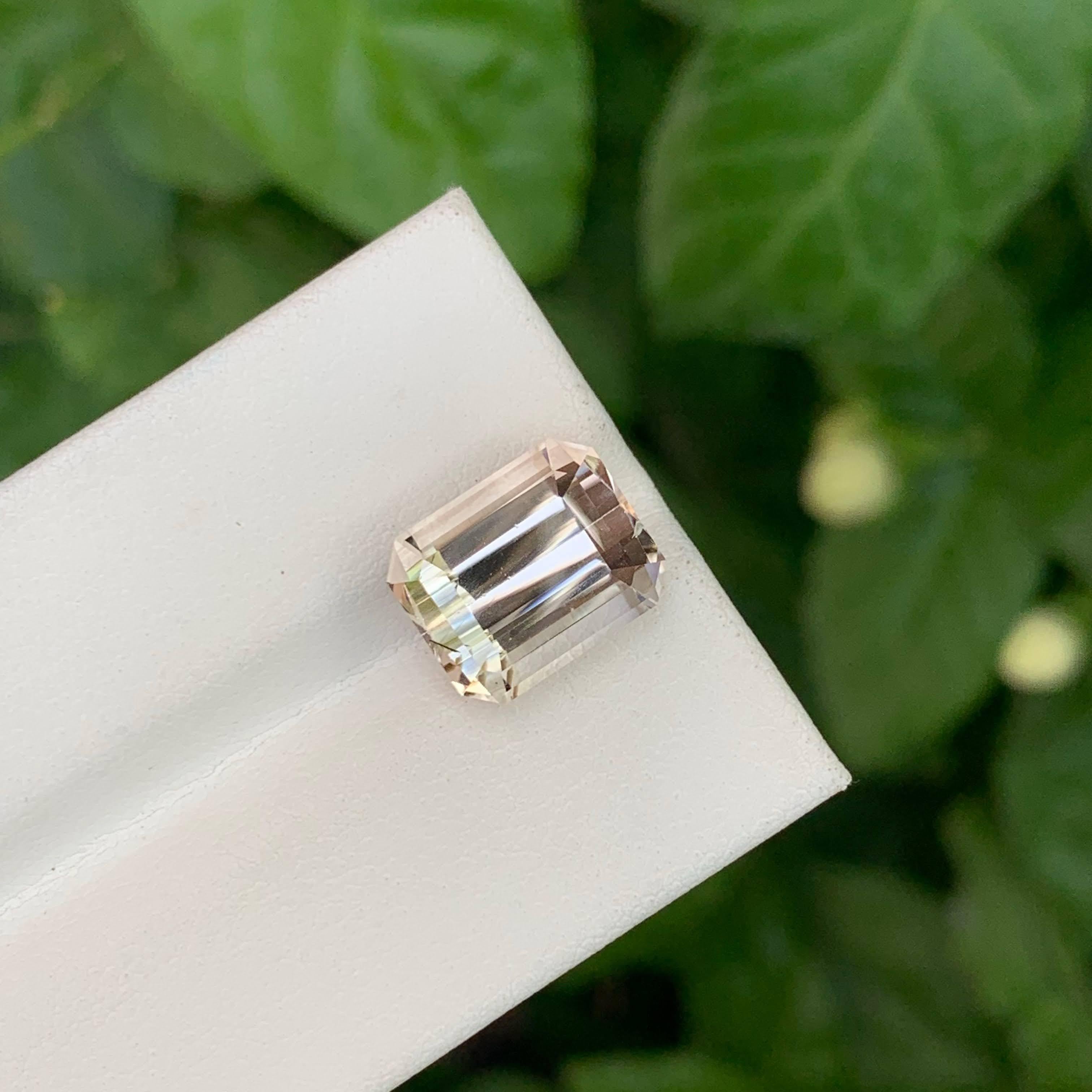 8.45 Carat Natural Loose Light Gold Topaz Stone Emerald Cut Pakistani Gemstone For Sale 2