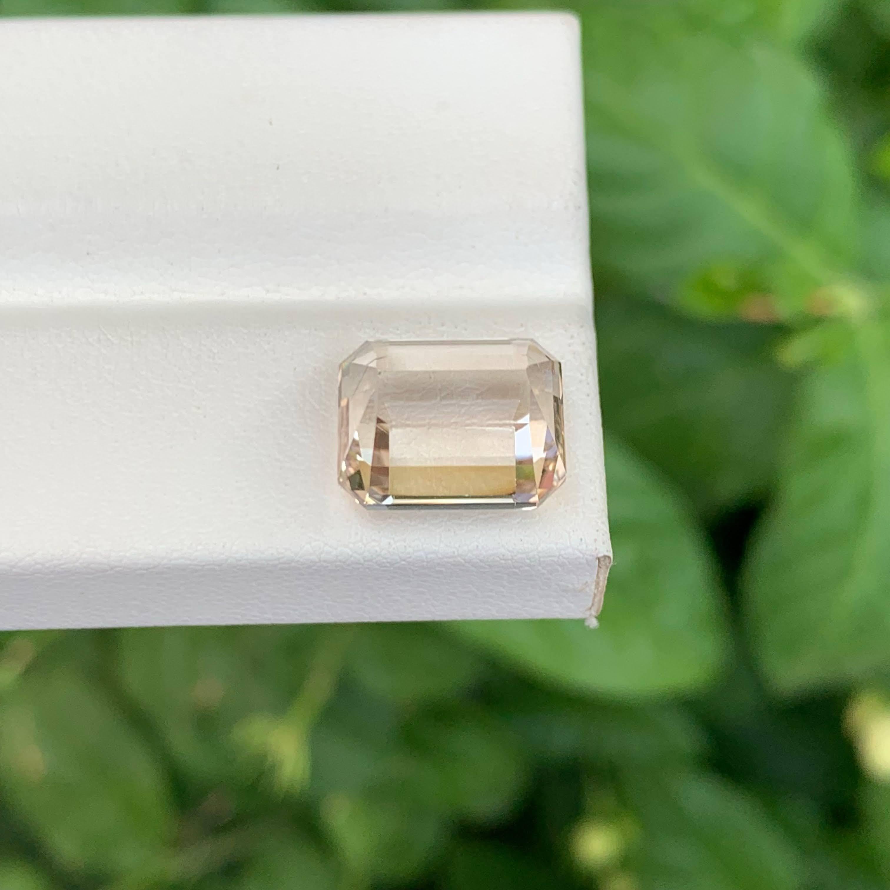 8.45 Carat Natural Loose Light Gold Topaz Stone Emerald Cut Pakistani Gemstone For Sale 4