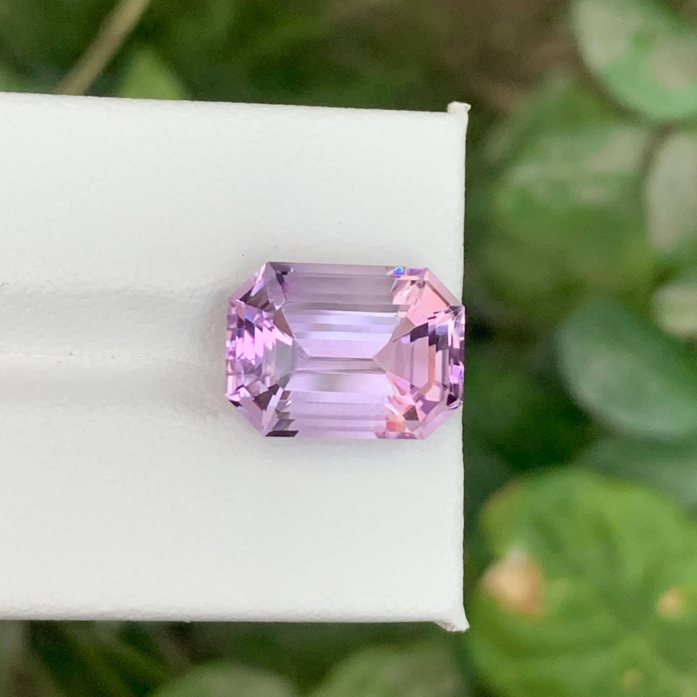 Gewicht 8,45 Karat 
Abmessungen 14,7x10,8x8,2 mm
Behandlung Keine 
Herkunft Brasilien 
Clarity Eye Clean 
Form Schliff Smaragd 




Dieser auffallende 8,45 Karat schwere natürliche lila Amethyst aus Brasilien hat einen satten, lebhaften violetten