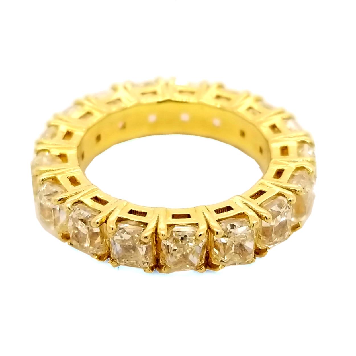 8.45 Carat Share Prong Fancy Yellow Radiant Diamond 18 Karat Gold Eternity Ring In New Condition For Sale In Los Angeles, CA