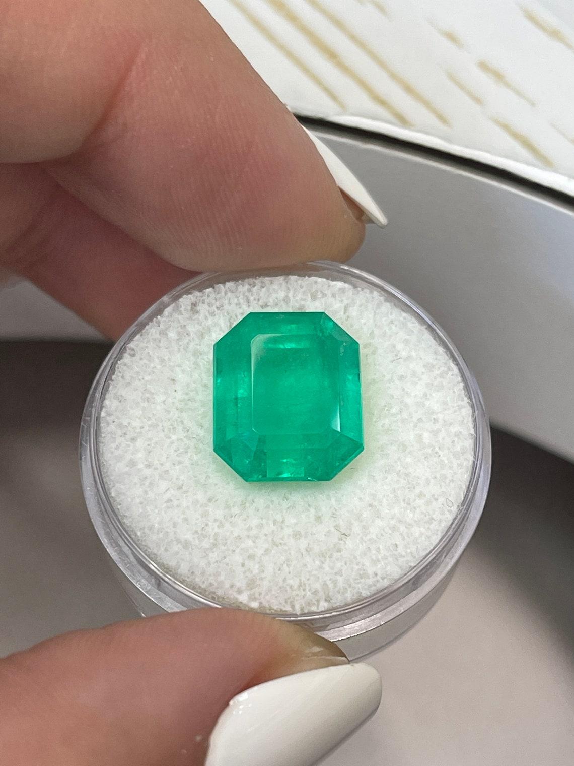 8,46 Karat 13x11 Classic Grüner Kolumbianischer Smaragd - Smaragdschliff Mai-Geburtsstein Damen im Angebot
