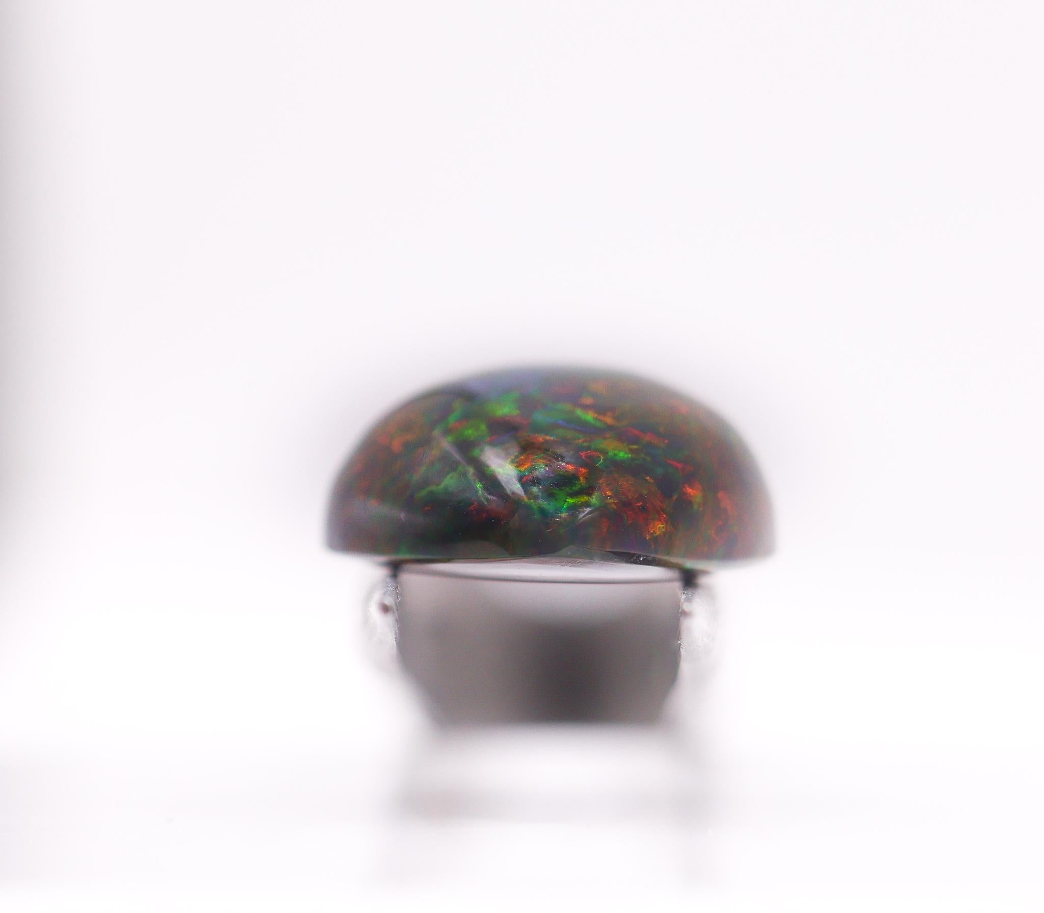 Art Déco Opale nero da 8,46 carati sciolto a forma di pera 21x14 mm in vendita