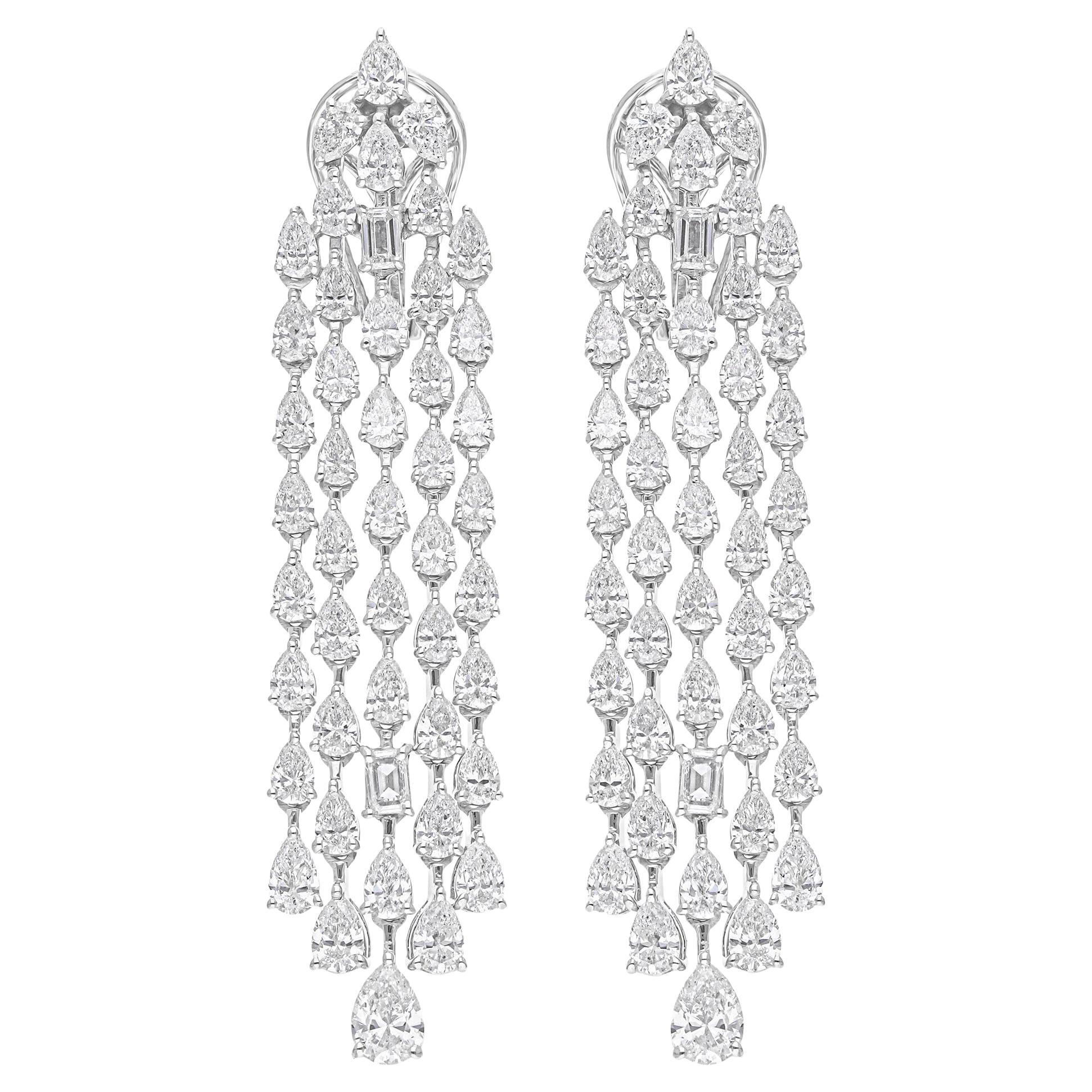 8.46 Carat SI/H Pear Emerald Cut Diamond Chandelier Earrings 14 Karat White Gold en vente