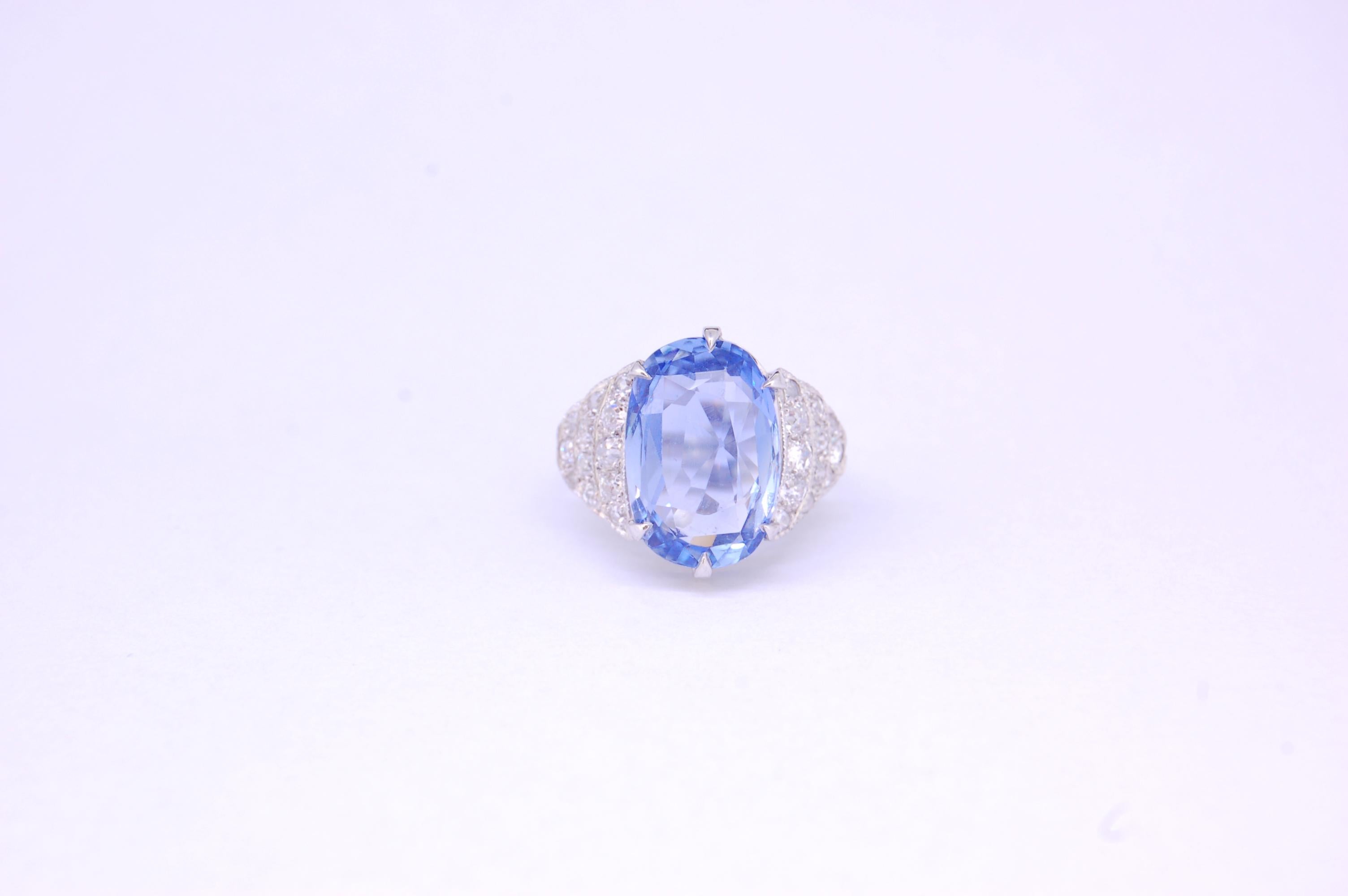 Women's or Men's 8.46 Carat Ceylon Blue Sapphire and Diamond Ring For Sale