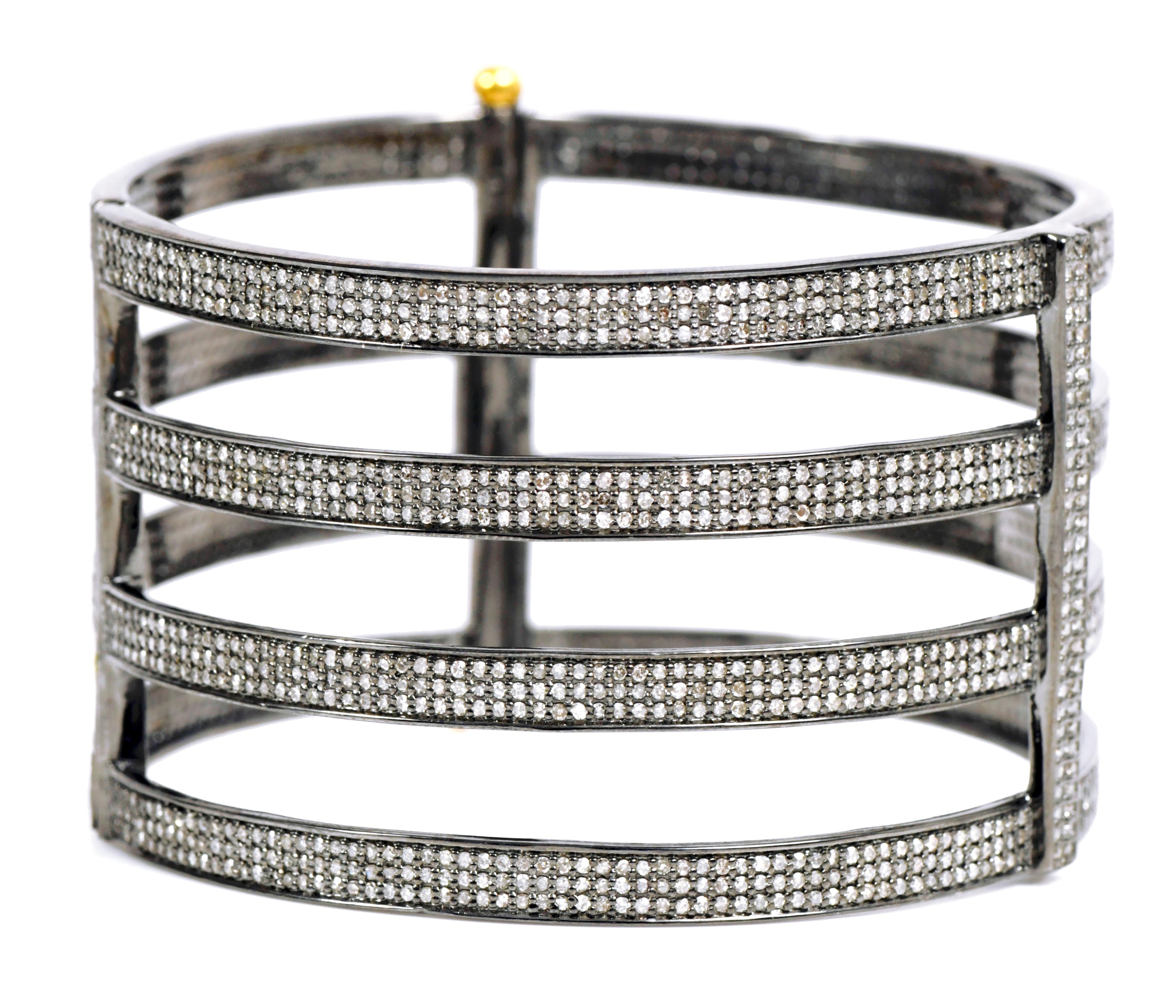 8.47 Carat Diamond Four-Line Tennis Bangle in Victorian Style In New Condition For Sale In Jaipur, IN