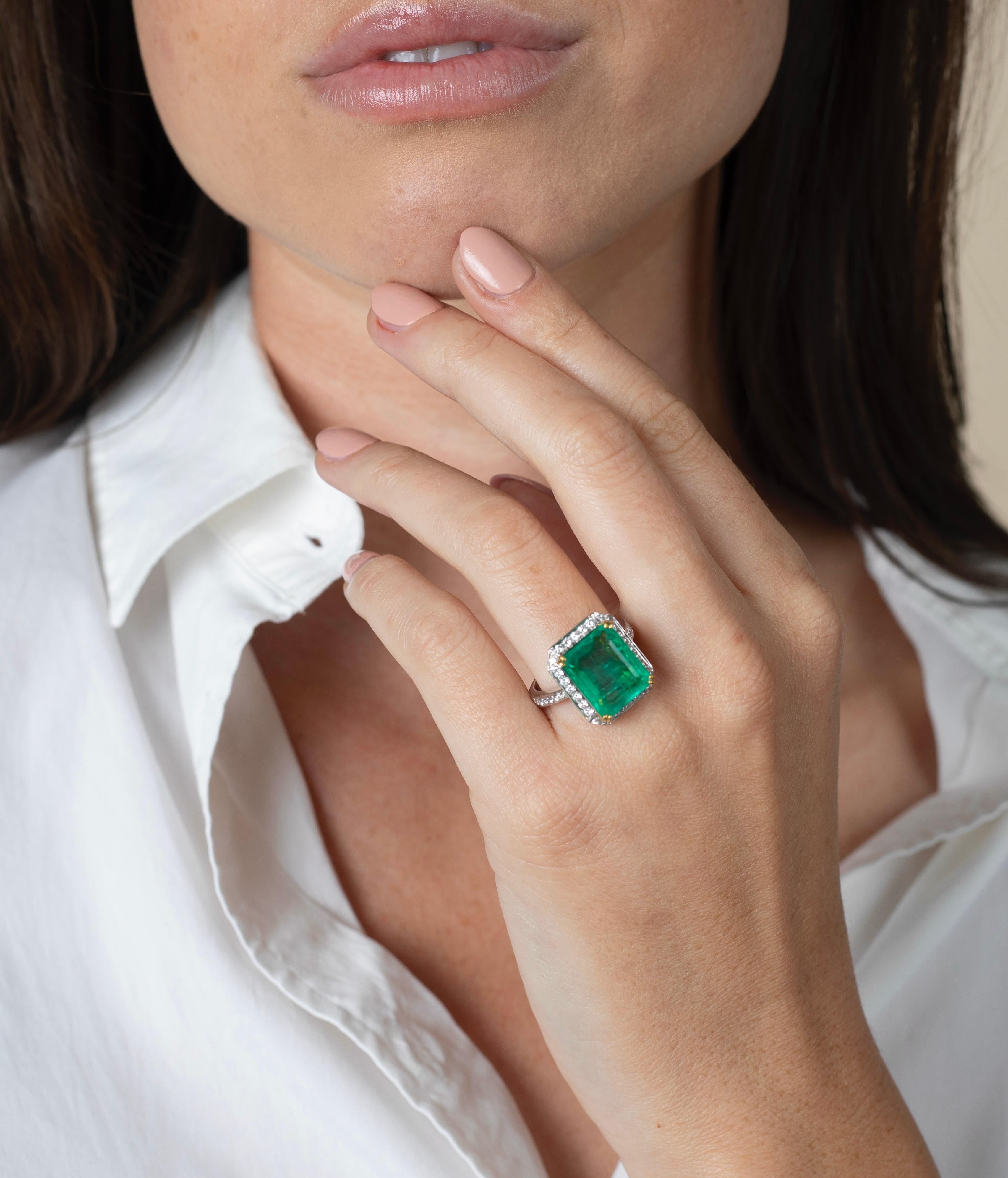 8.47 Carat Emerald-Cut Colombian Emerald and Round Diamond Halo Cocktail Ring For Sale 4