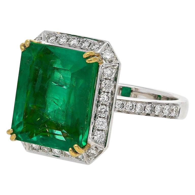 8.47 Carat Emerald-Cut Colombian Emerald and Diamond Vintage Cocktail Ring For Sale