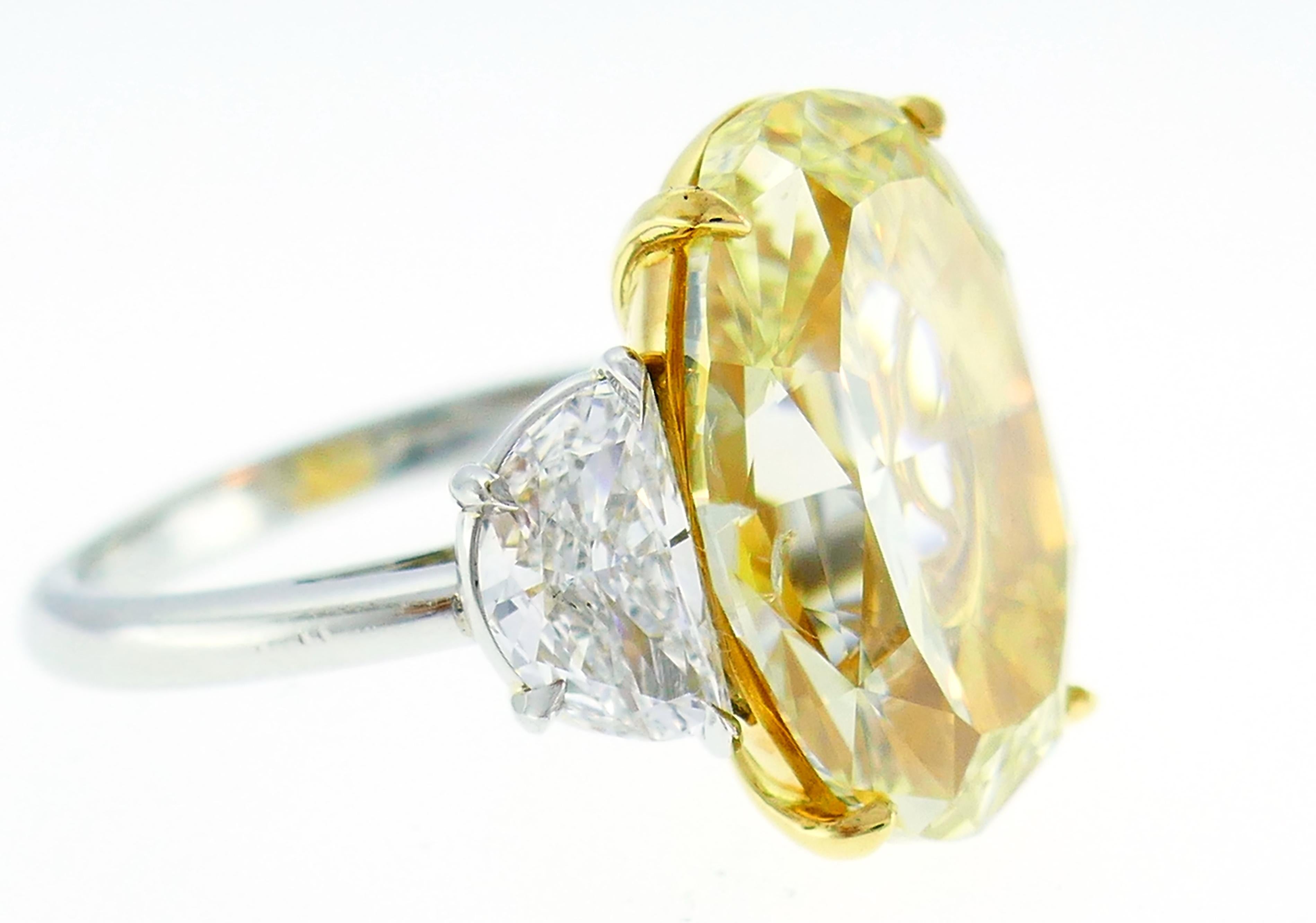 Women's 8.47 Carat Fancy Yellow Diamond GIA Platinum Ring Solitaire For Sale
