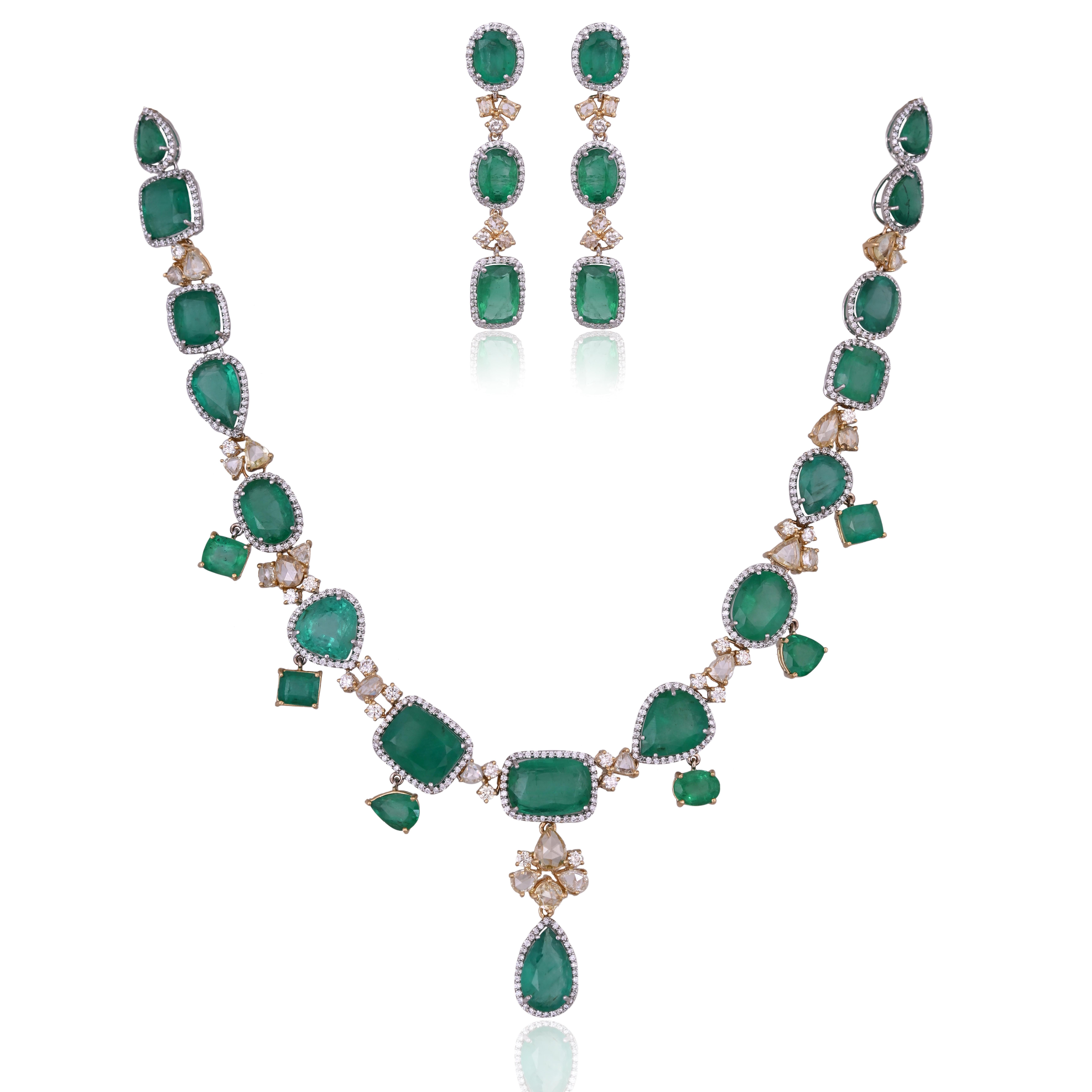 84.76 carats, Zambian Emeralds & Yellow Rose Cut Diamonds Necklace & Earrings In New Condition For Sale In Hong Kong, HK
