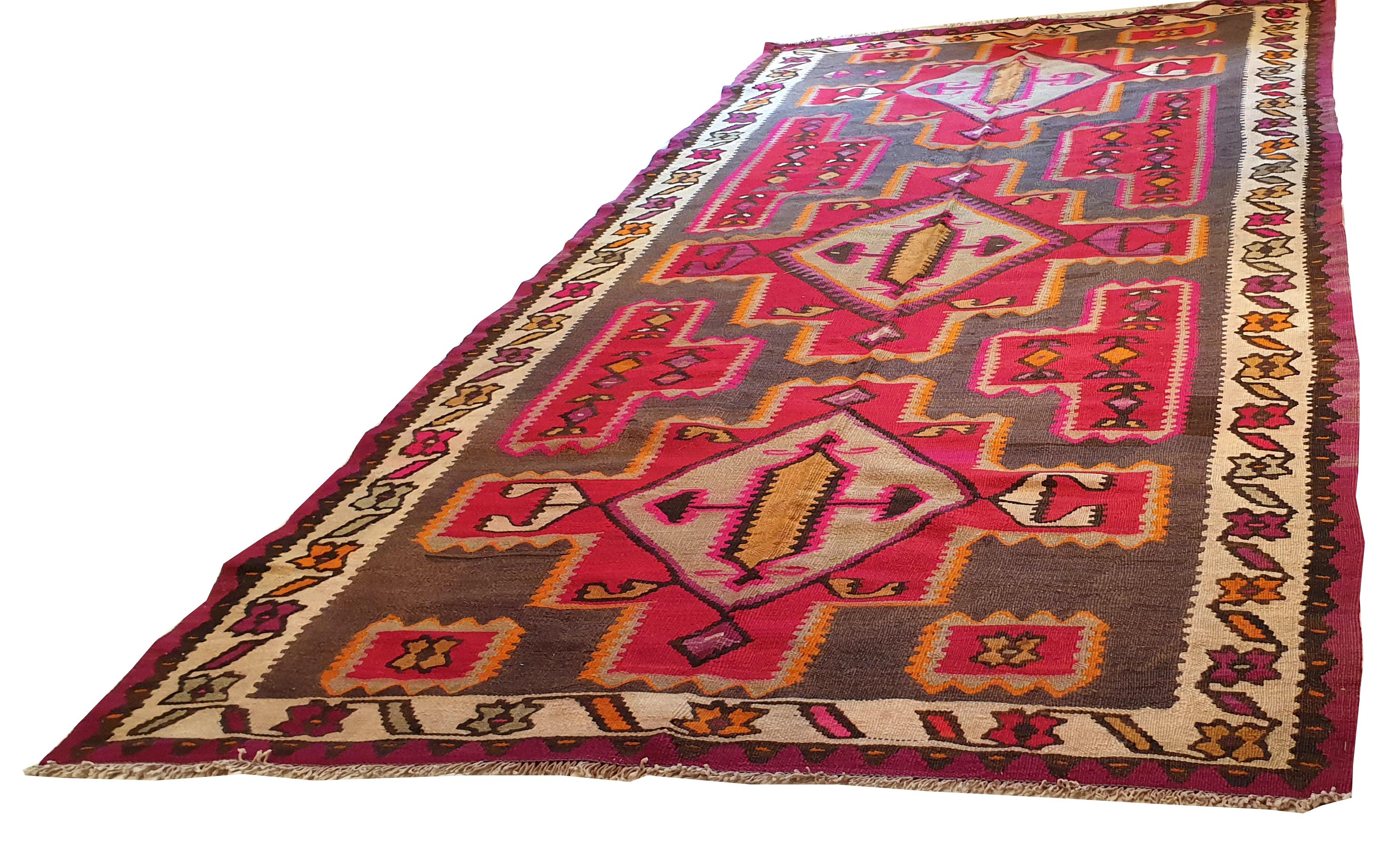 848 - very beautiful long Kilim mid-20th century, with a geometric design and an orange field color, entirely hand-woven with wool on a cotton foundation.