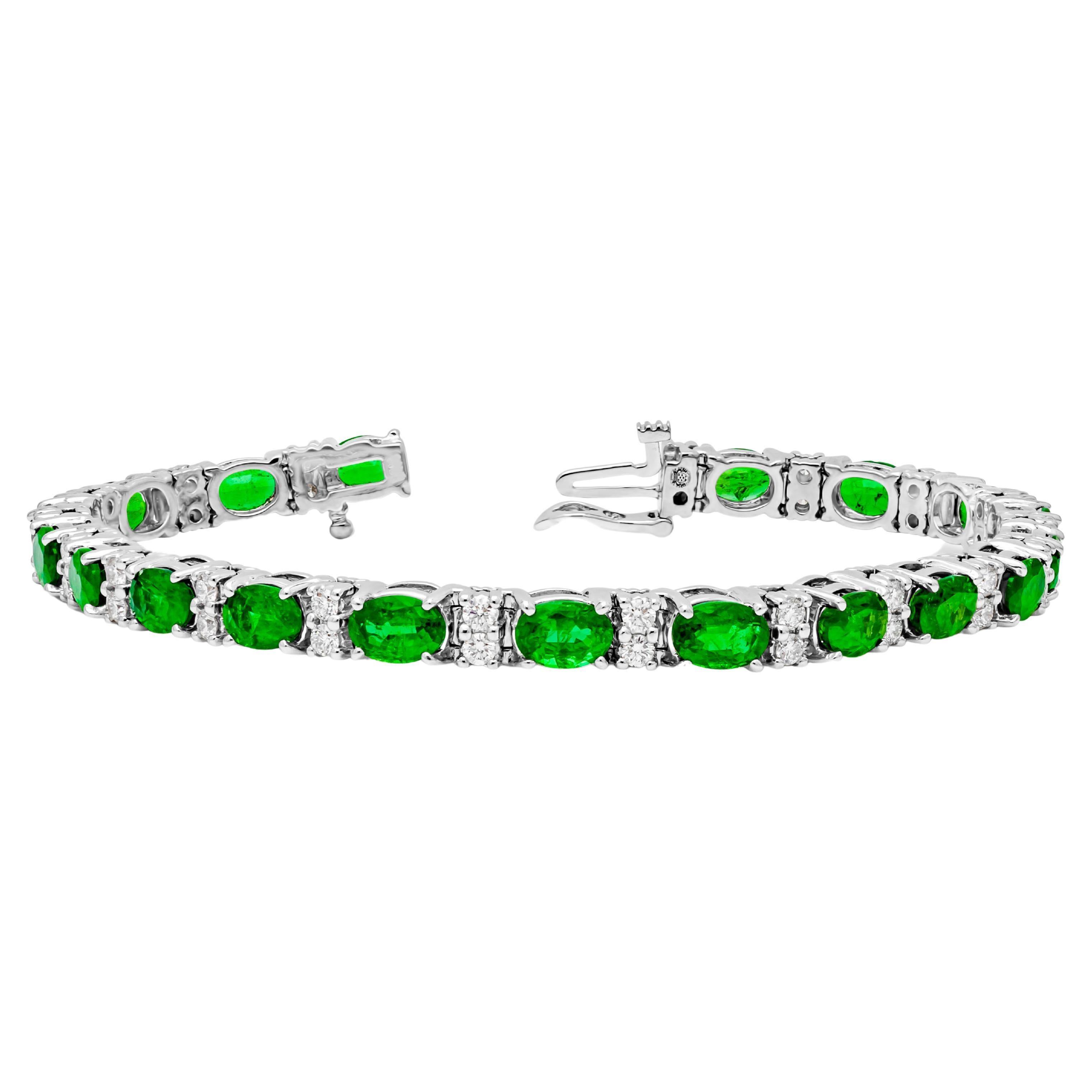 Roman Malakov 8.48 Carats Total Oval Cut Emerald with Diamond Tennis Bracelet For Sale