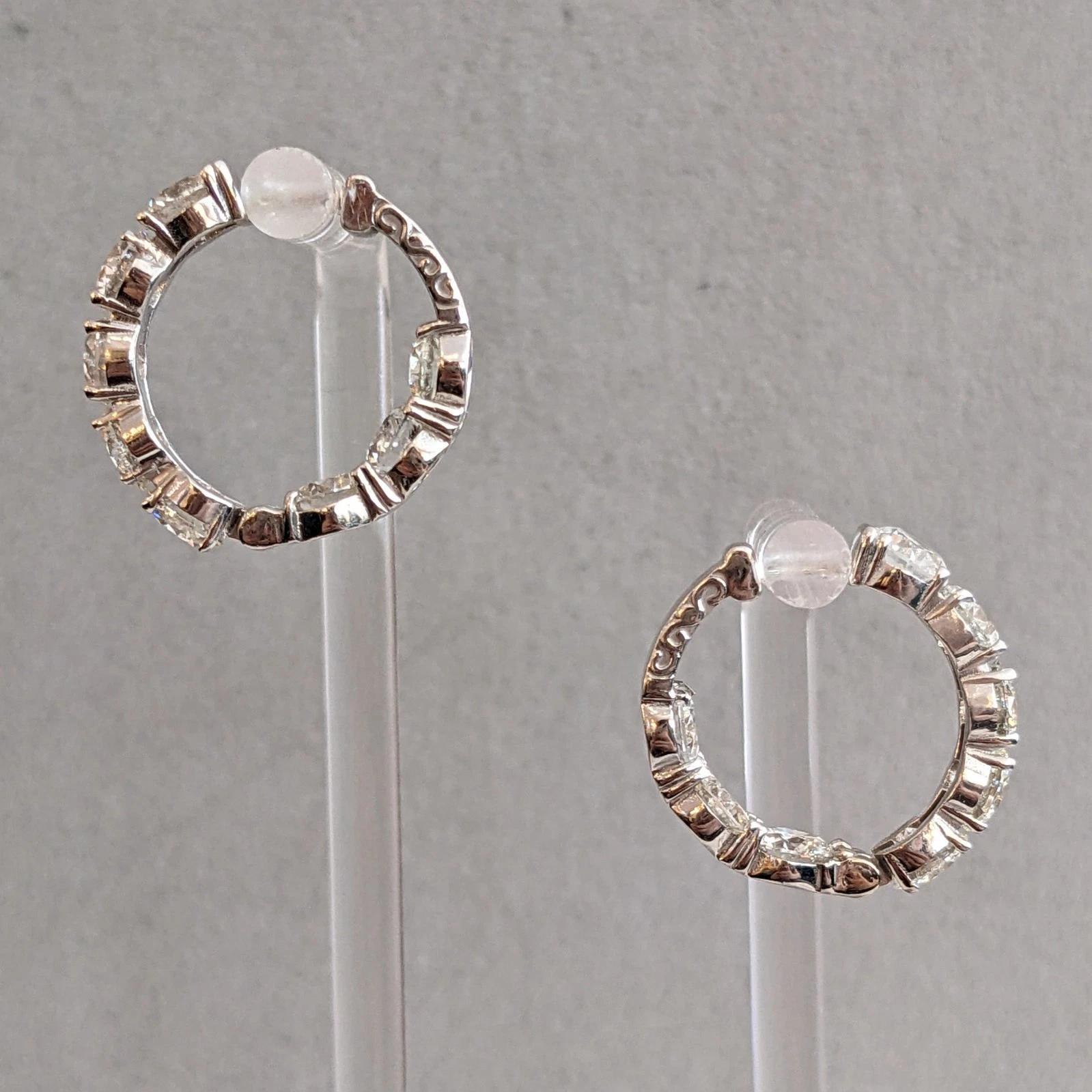 8,48 cttw natürliche runde Diamant-Ohrringe in 14k Weißgold (Rundschliff) im Angebot