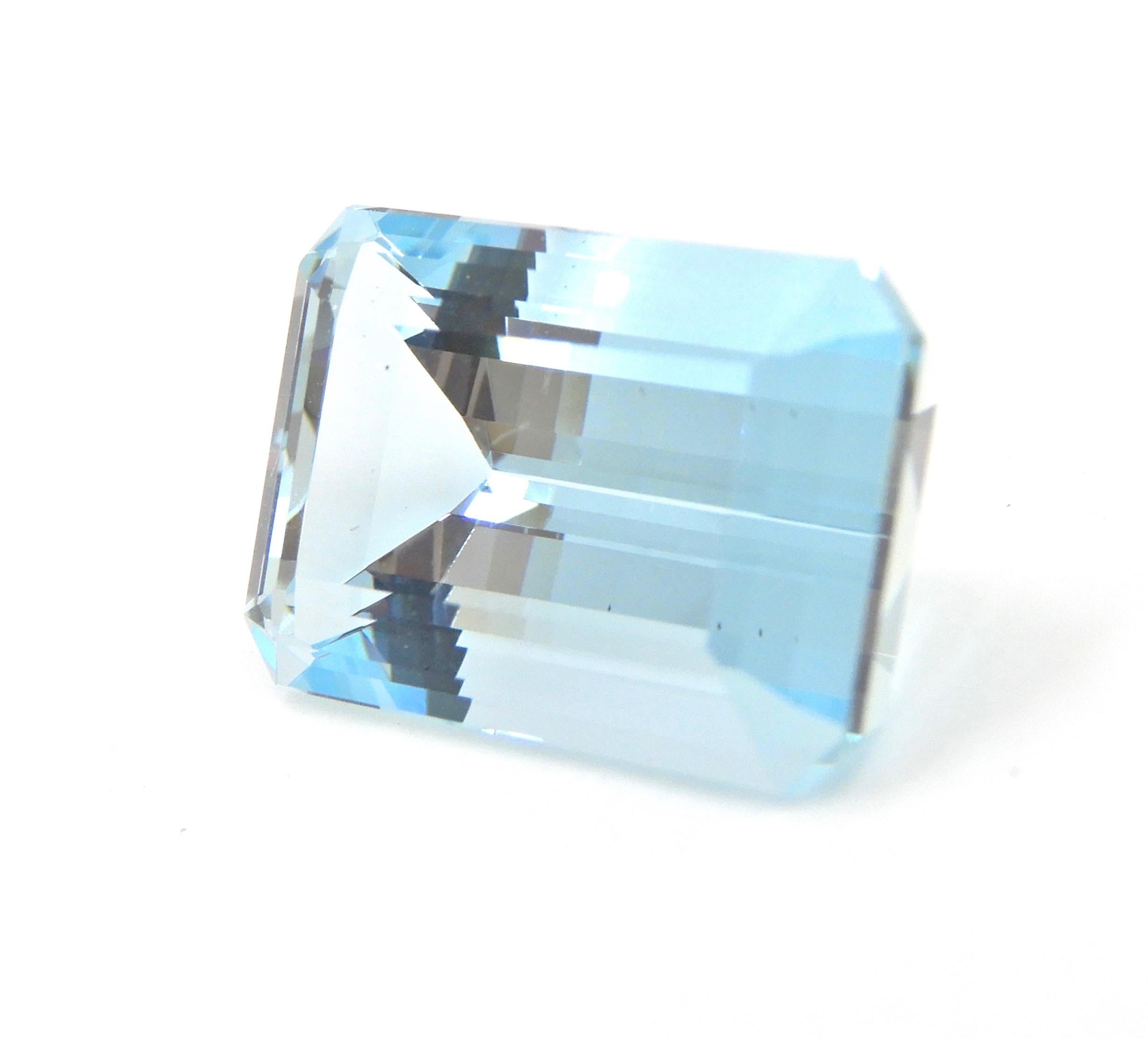 8.49 Carat Emerald Cut Aquamarine Loose Gemstone 6