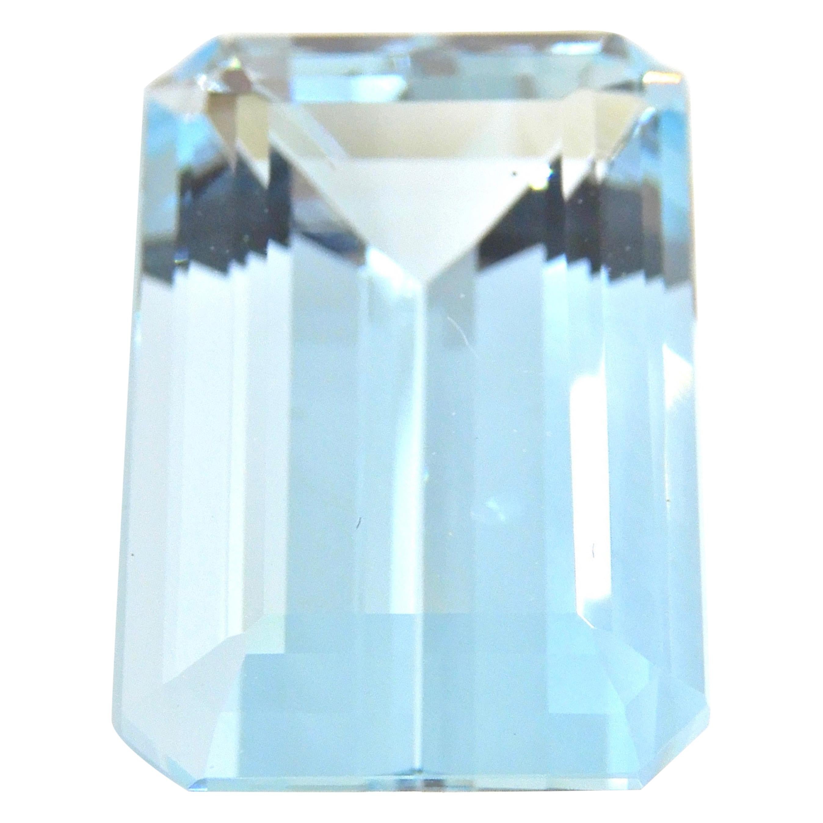 8.49 Carat Emerald Cut Aquamarine Loose Gemstone