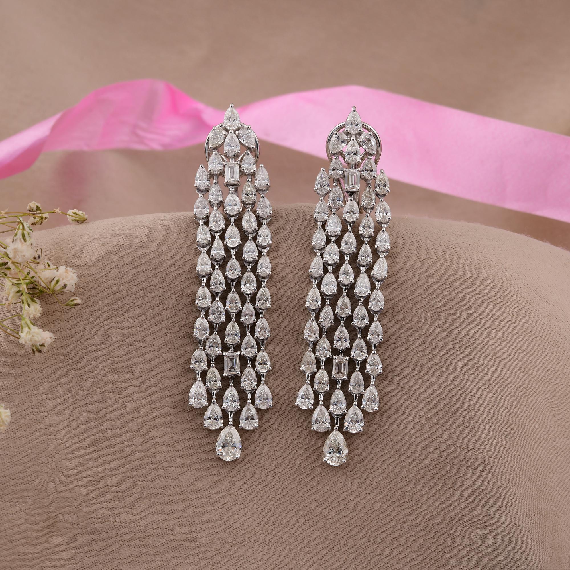 8.46 Carat SI/H Pear Emerald Cut Diamond Chandelier Earrings 18 Karat White Gold In New Condition For Sale In Diera, Dubai