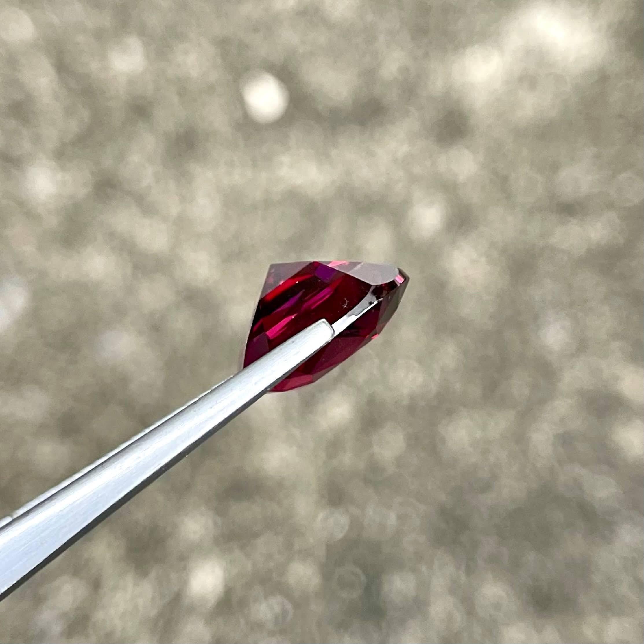 Taglio cuscino 8.49 carats Loose Vibrant Pink Garnet Stone Cushion Cut Natural Tanzanian Gems in vendita