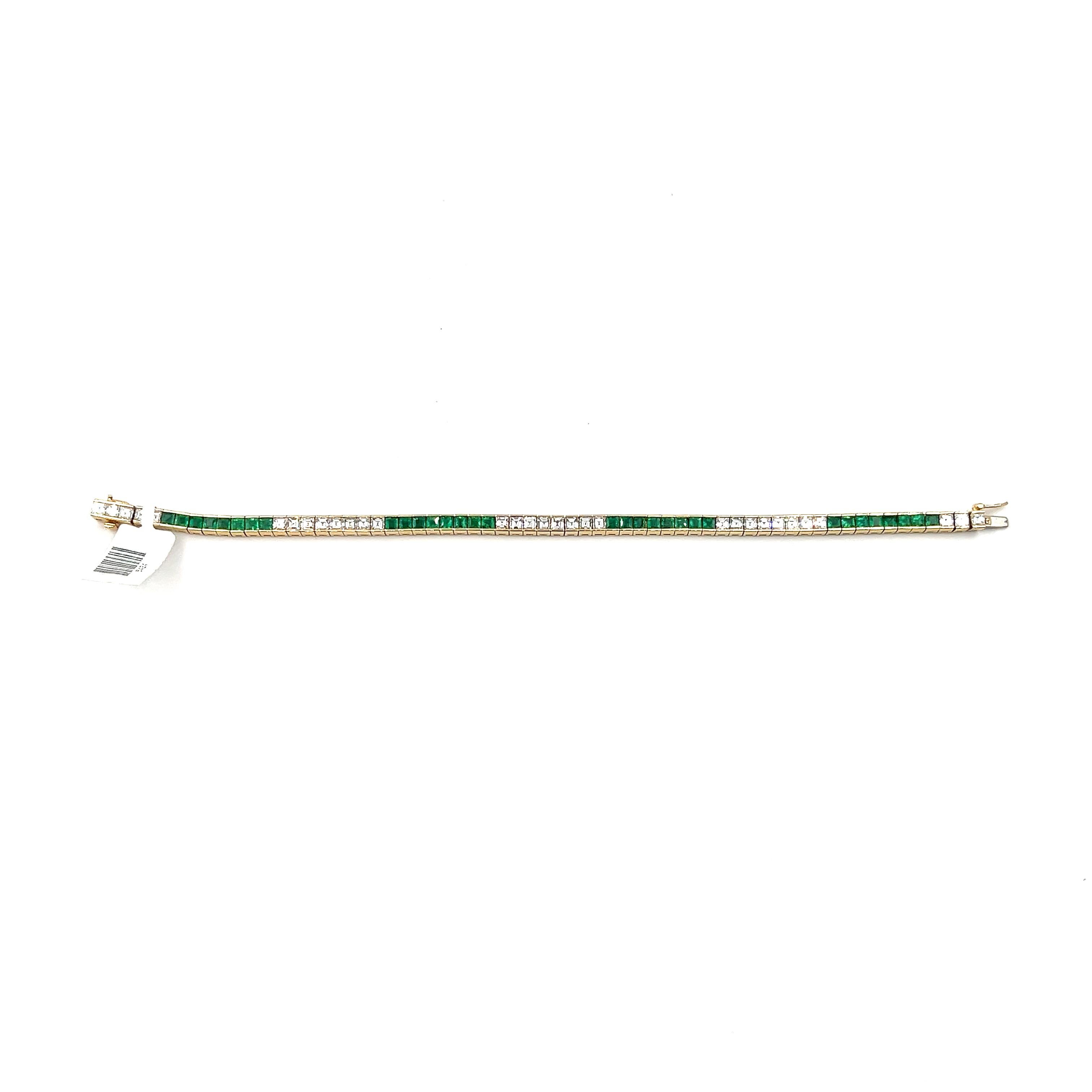 Asscher Cut 8.49 ct Natural Emerald and Carre Cut Diamond Bracelet