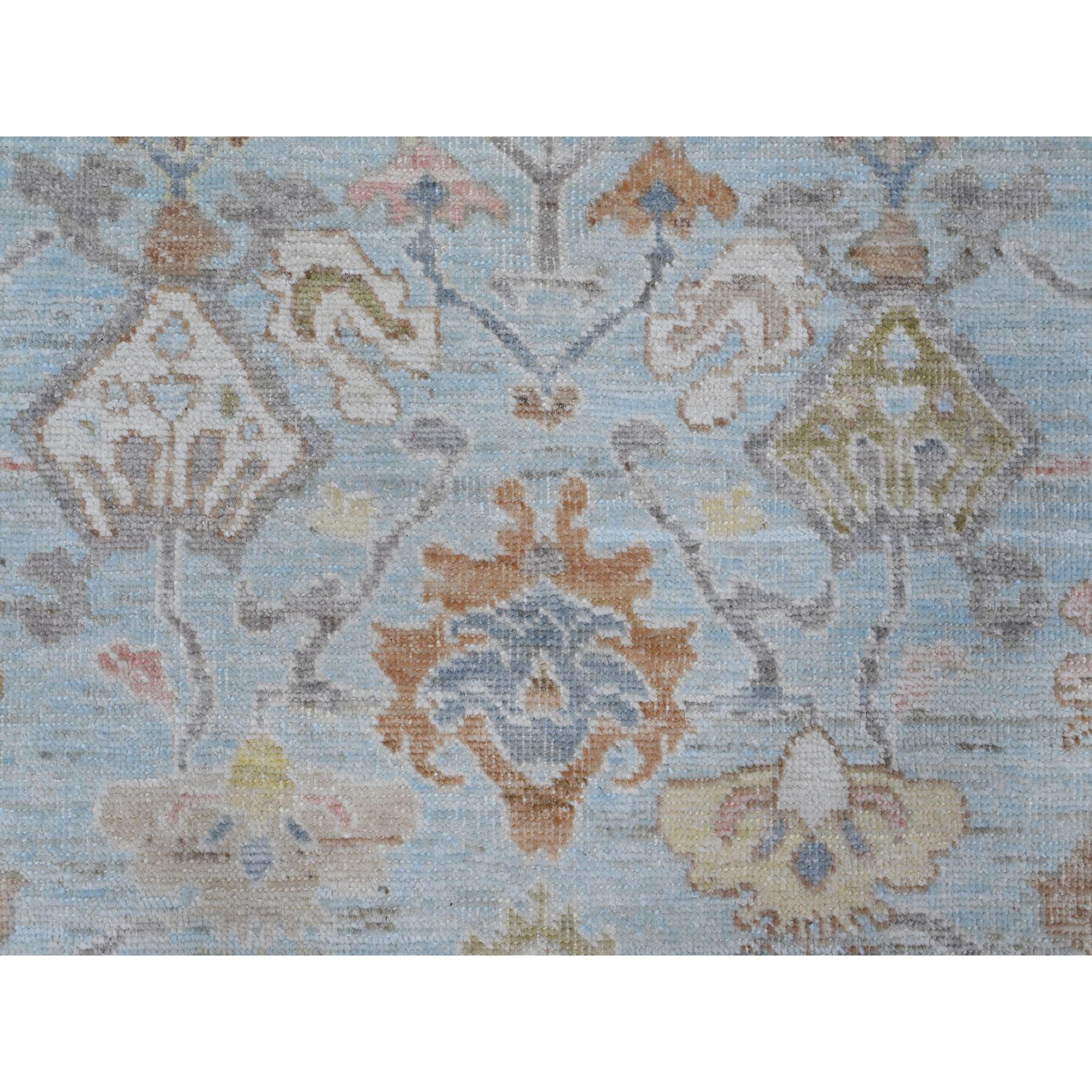Tappeto orientale Oushak blu all over Village Elements con trama in lana e angora in vendita 1