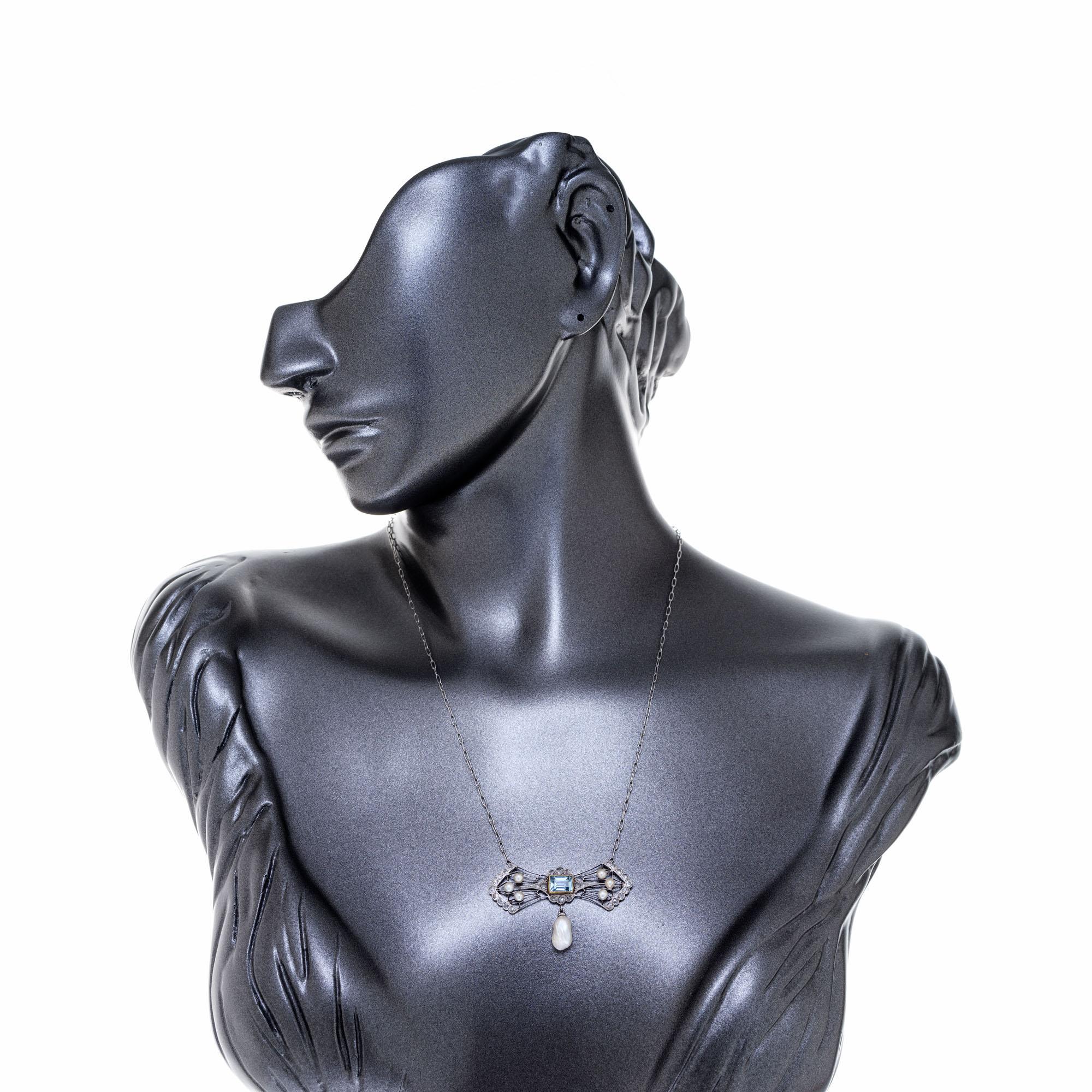 .85 Carat Aqua Diamond Pearl Platinum Pendant Necklace In Good Condition For Sale In Stamford, CT