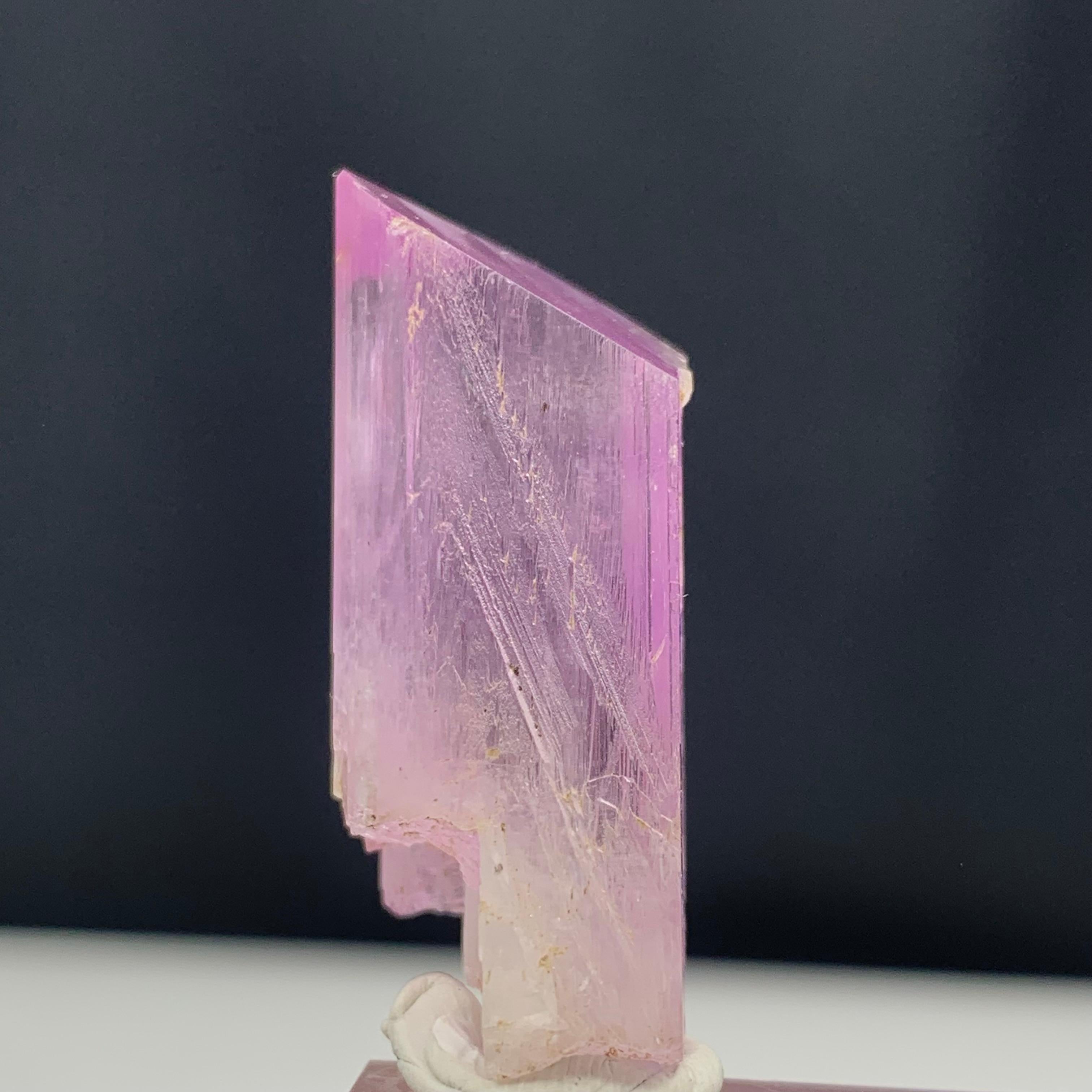 85 Carat Beautiful Kunzite Crystal From Kunar, Afghanistan For Sale 1