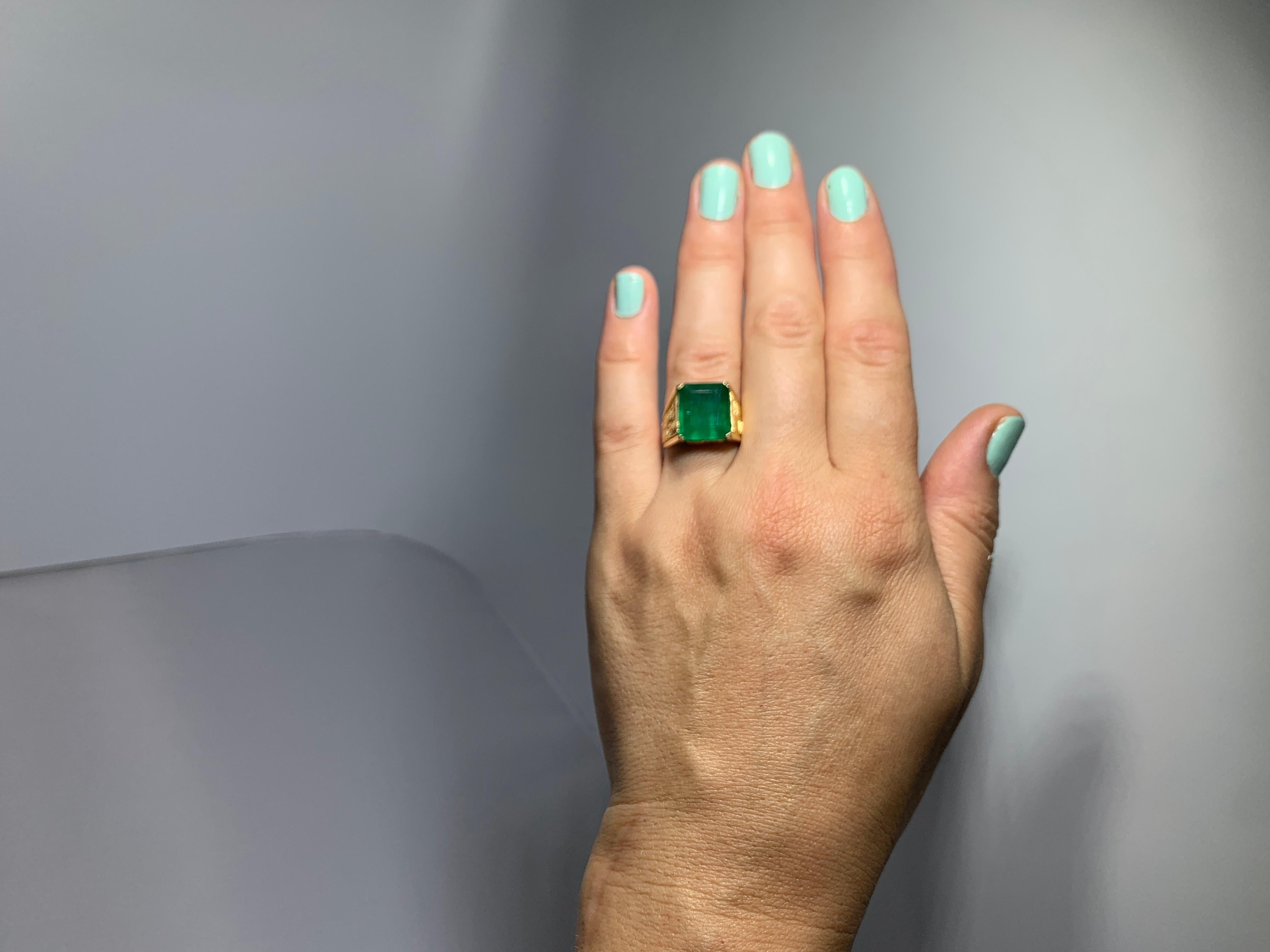 8.5 Carat Emerald Cut Brazilian Emerald 18 Karat Yellow Gold Men's Ring 3