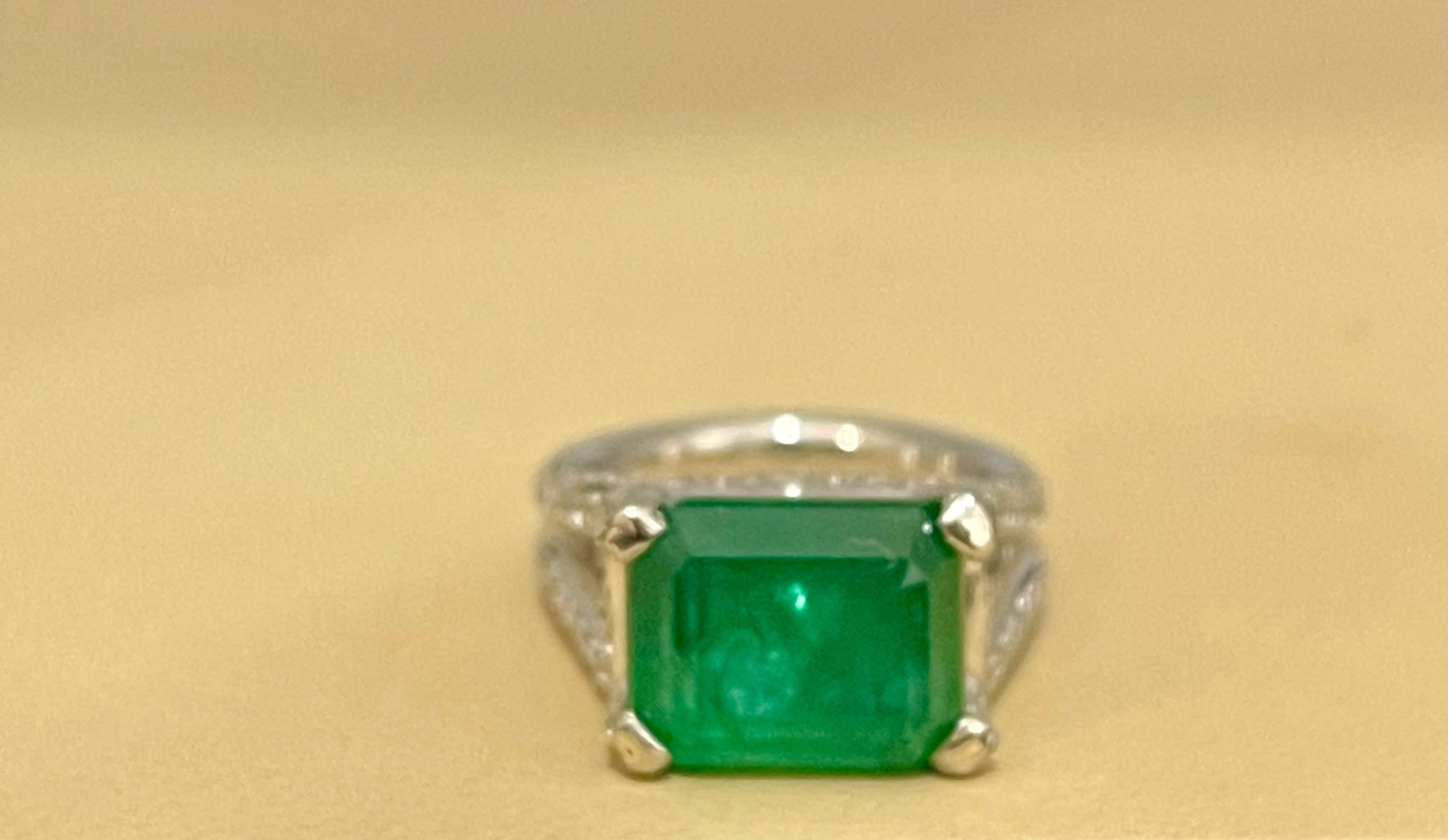 8.5 Carat Emerald Cut Emerald and 4 Ct Diamond Ring Platinum, Estate 6.5 Unisex For Sale 5
