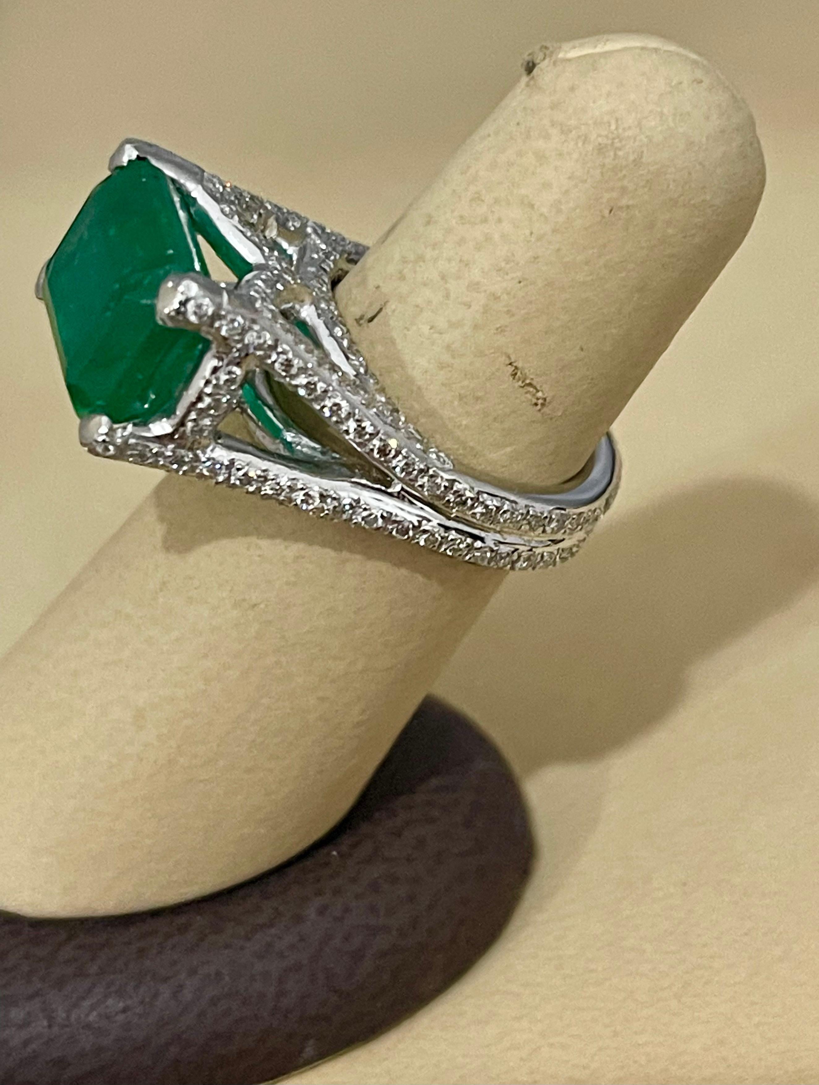 8.5 Carat Emerald Cut Emerald and 4 Ct Diamond Ring Platinum, Estate 6.5 Unisex For Sale 7