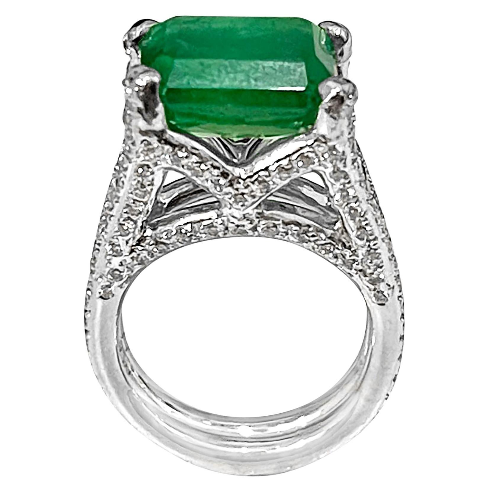 8.5 Carat Emerald Cut Emerald and 4 Ct Diamond Ring Platinum, Estate 6.5 Unisex For Sale