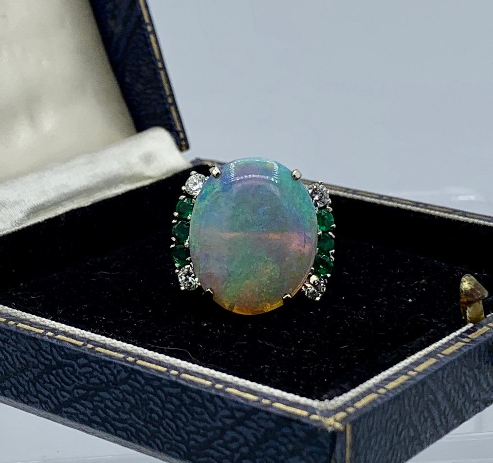 8.5 Carat Opal Emerald Diamond Ring 14 Karat Gold Cocktail Retro Antique Ring In Excellent Condition For Sale In New York, NY