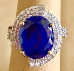 8.5 Carat Oval Tanzanite and 2 Carat Diamond Ring 18 Karat White Gold, Estate