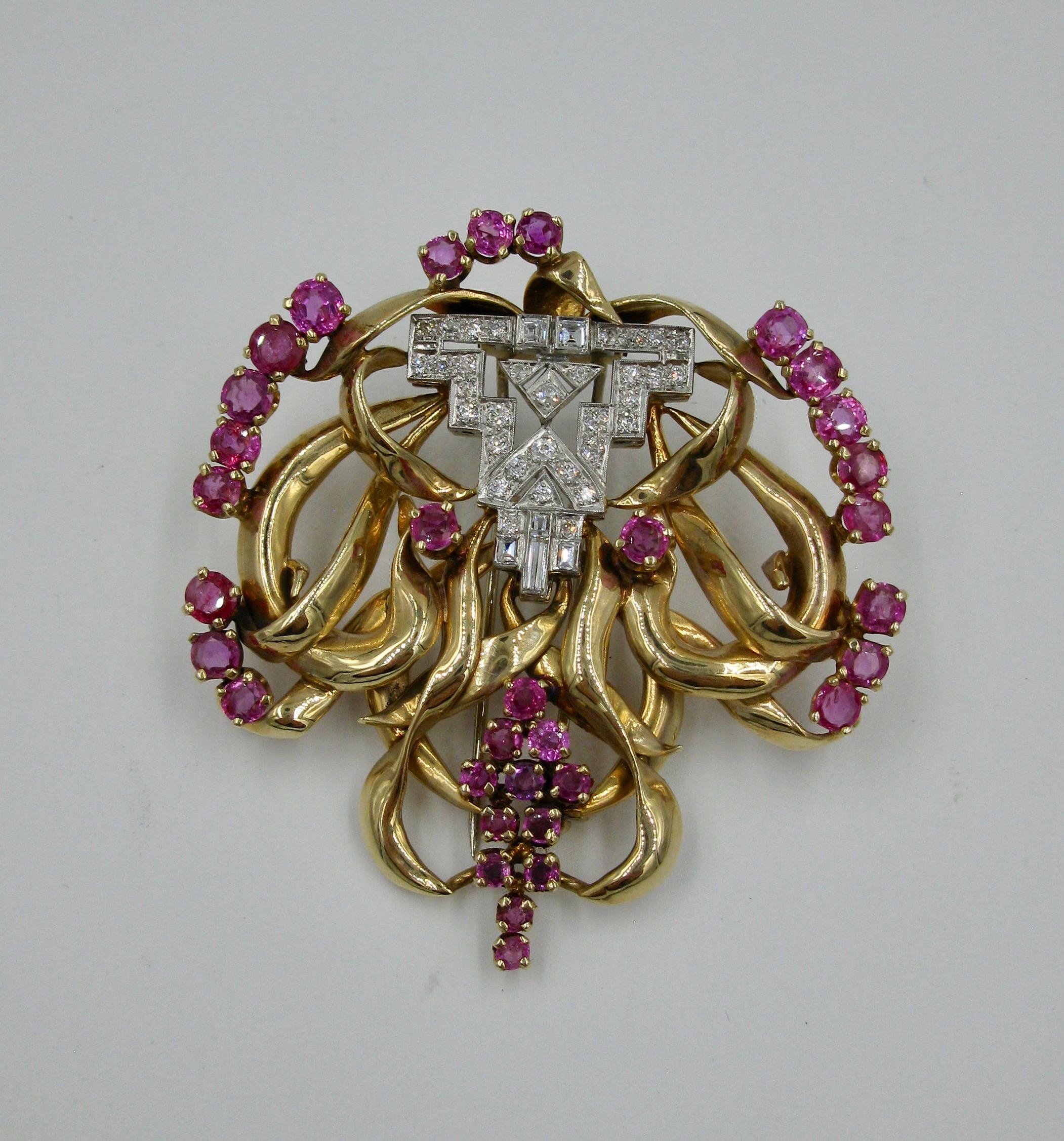8.5 Carat Ruby 1.45 Carat Diamond Antique Platinum Rose Gold Clip Brooch In Good Condition In New York, NY