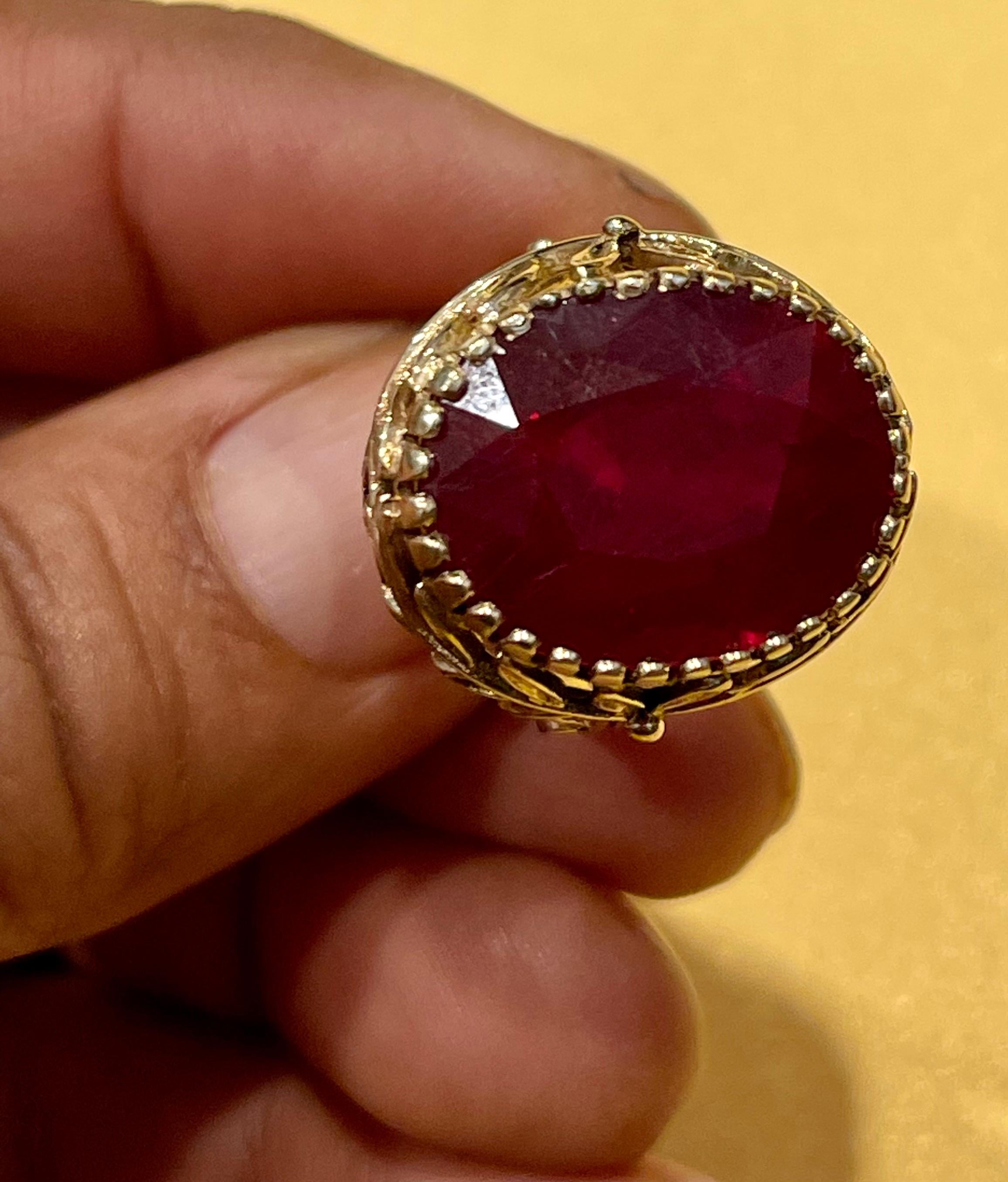 8.5 Carat Treated Oval Ruby 14 Karat Yellow Gold Cocktail Ring, Vintage 7
