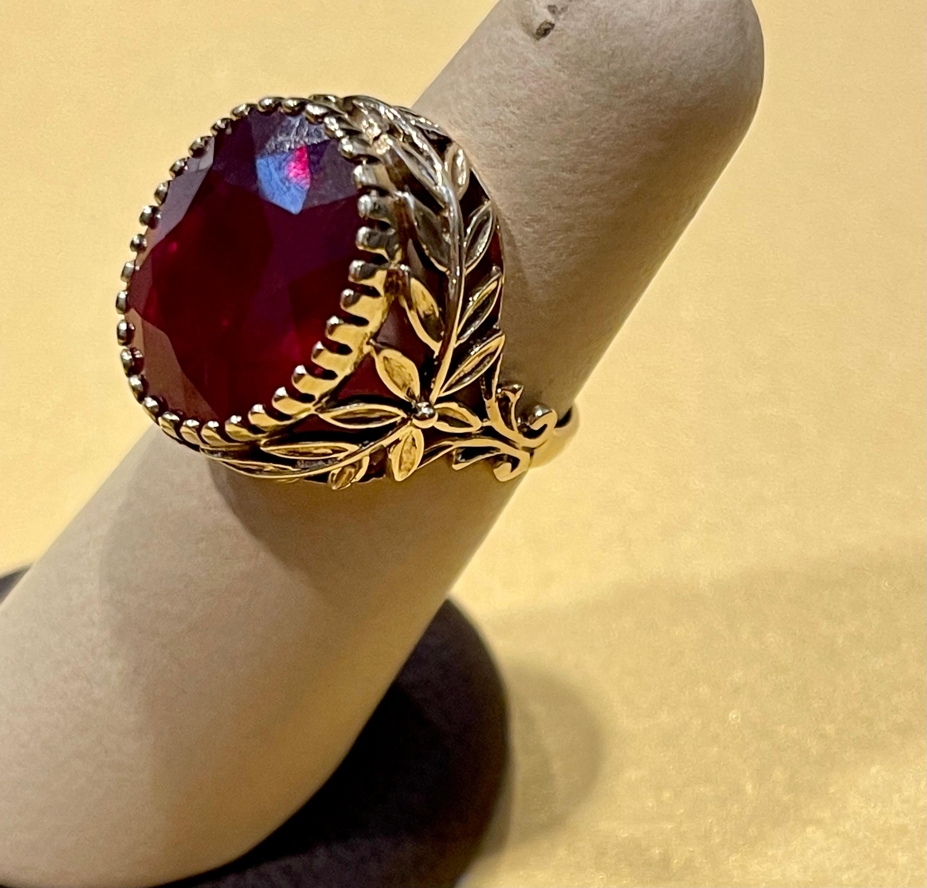 8.5 Carat Treated Oval Ruby 14 Karat Yellow Gold Cocktail Ring, Vintage 8