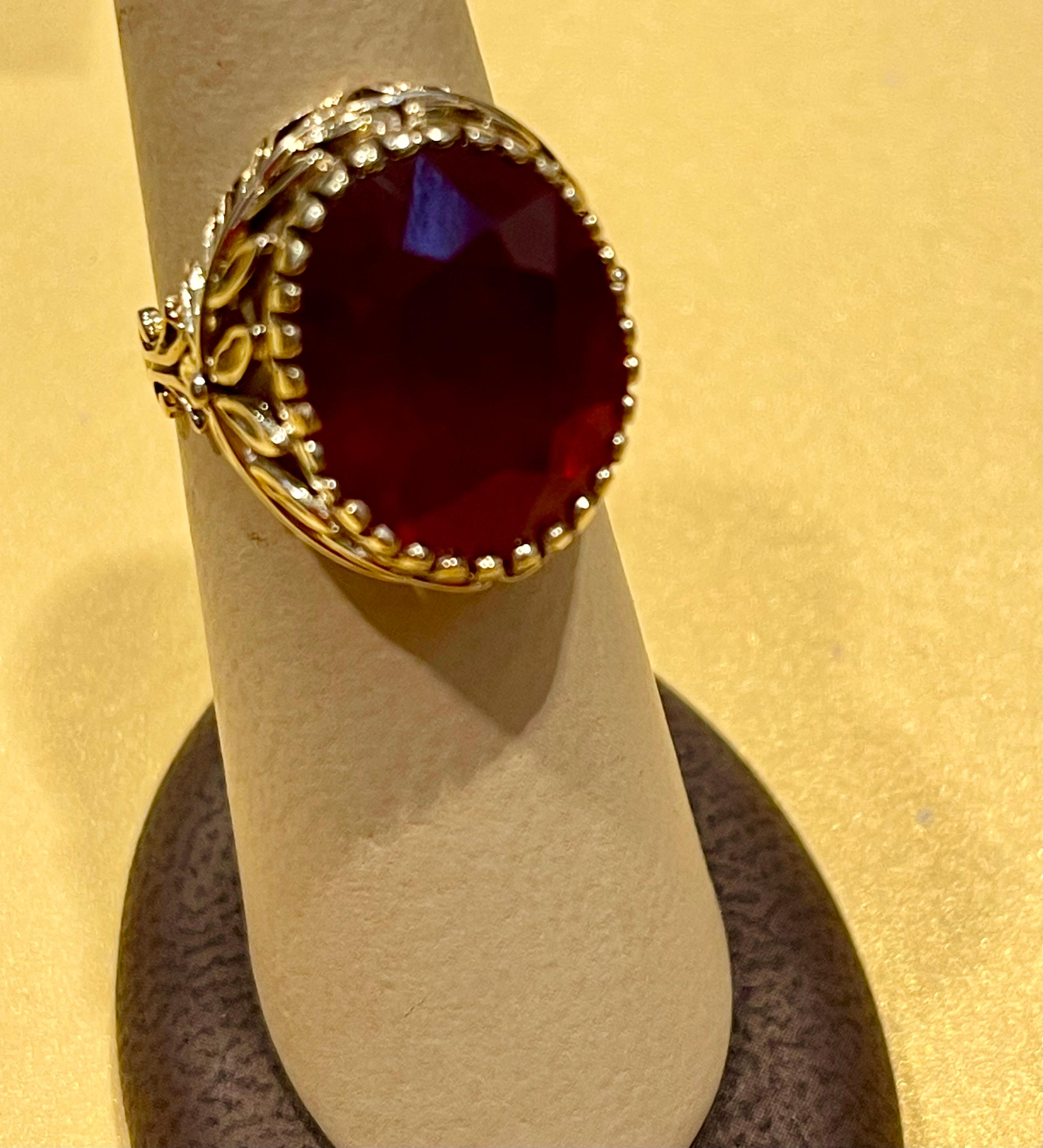 8.5 Carat Treated Oval Ruby 14 Karat Yellow Gold Cocktail Ring, Vintage 9