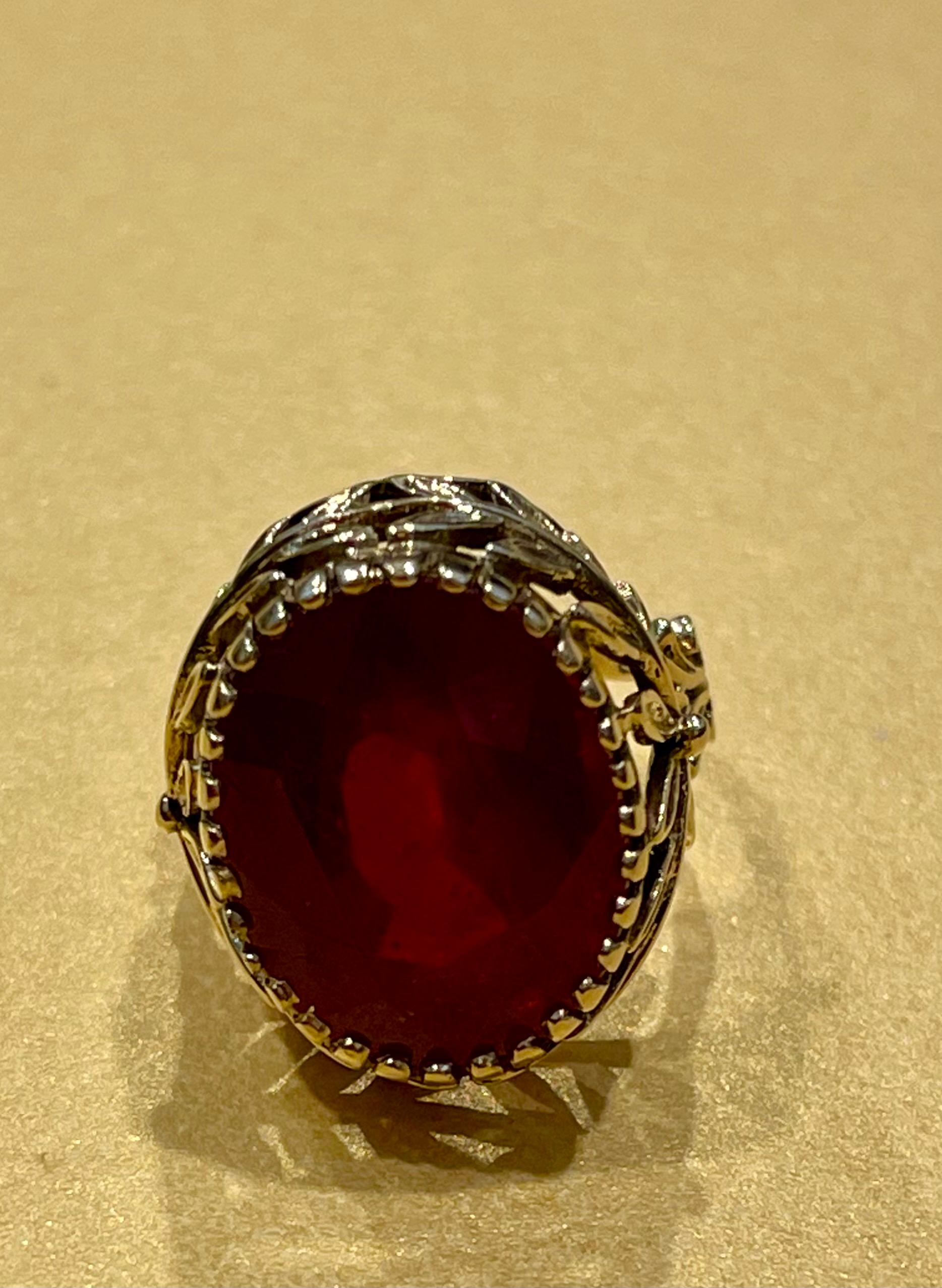 8.5 Carat Treated Oval Ruby 14 Karat Yellow Gold Cocktail Ring, Vintage 10