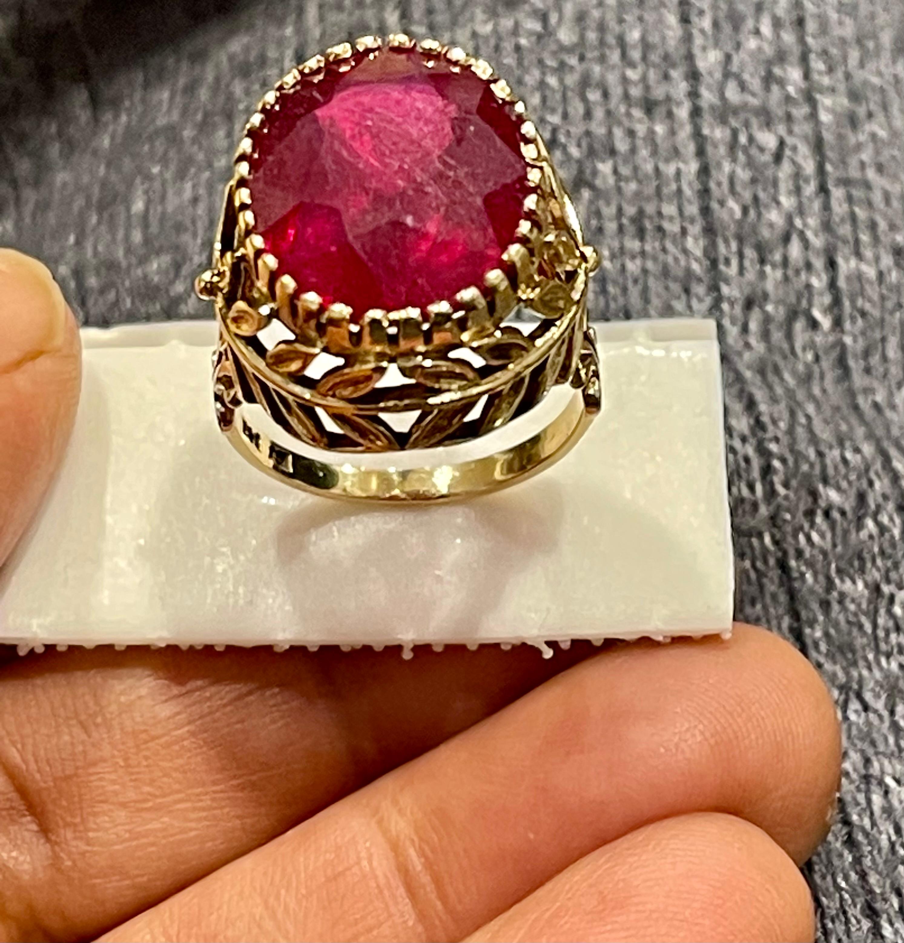Women's 8.5 Carat Treated Oval Ruby 14 Karat Yellow Gold Cocktail Ring, Vintage