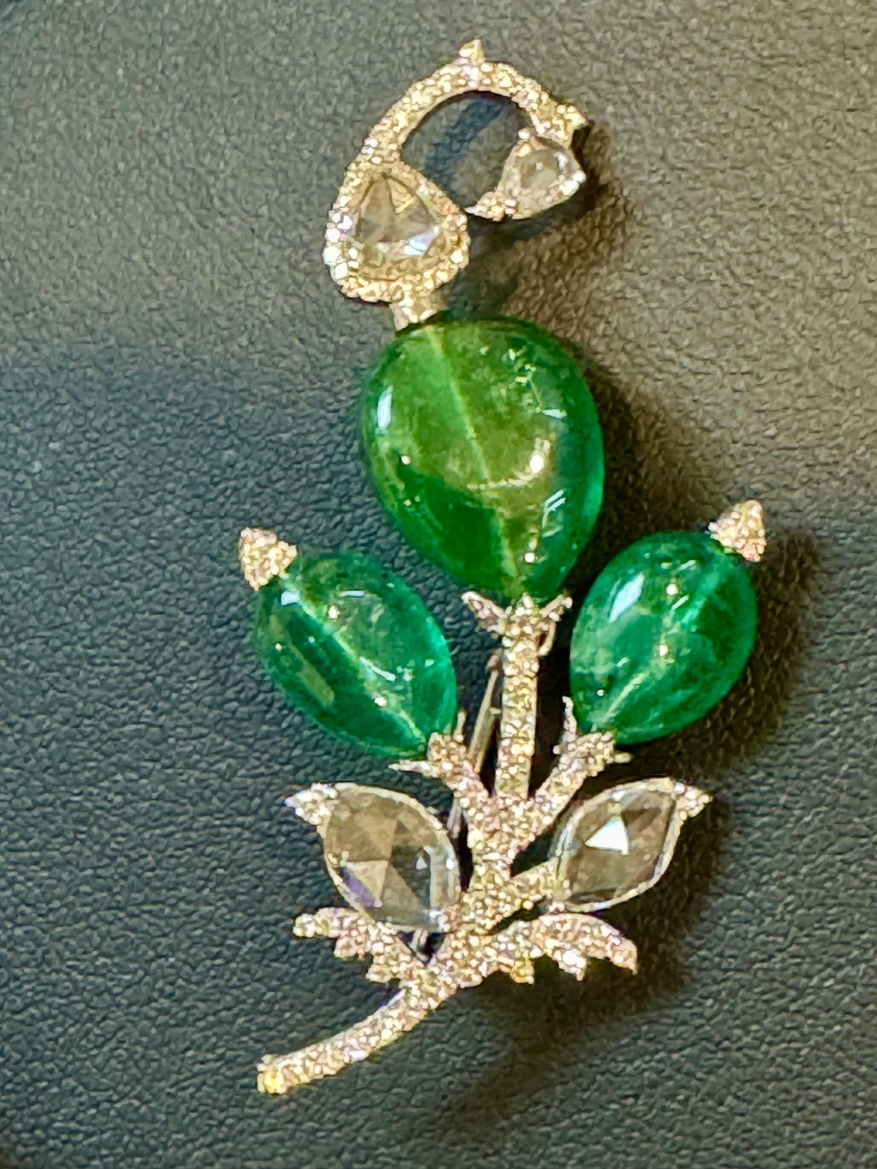 Broche en or 18 carats, perles d'émeraudes ovales naturelles de 8,5 carats et diamants de 4 carats de taille rose en vente 3